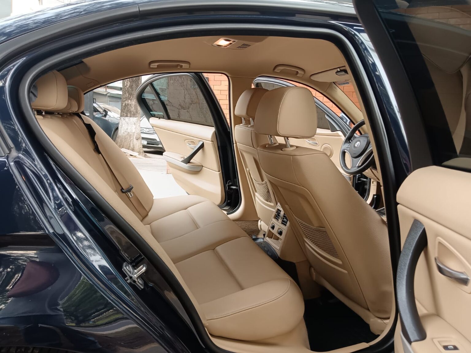 BMW-320i-AT-2010-840FYG (9)