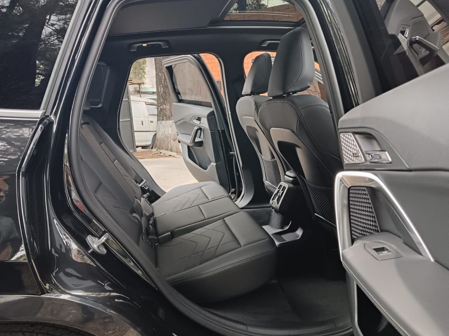 BMW-X1-Xdrive-28i-2024-134LGR (6)