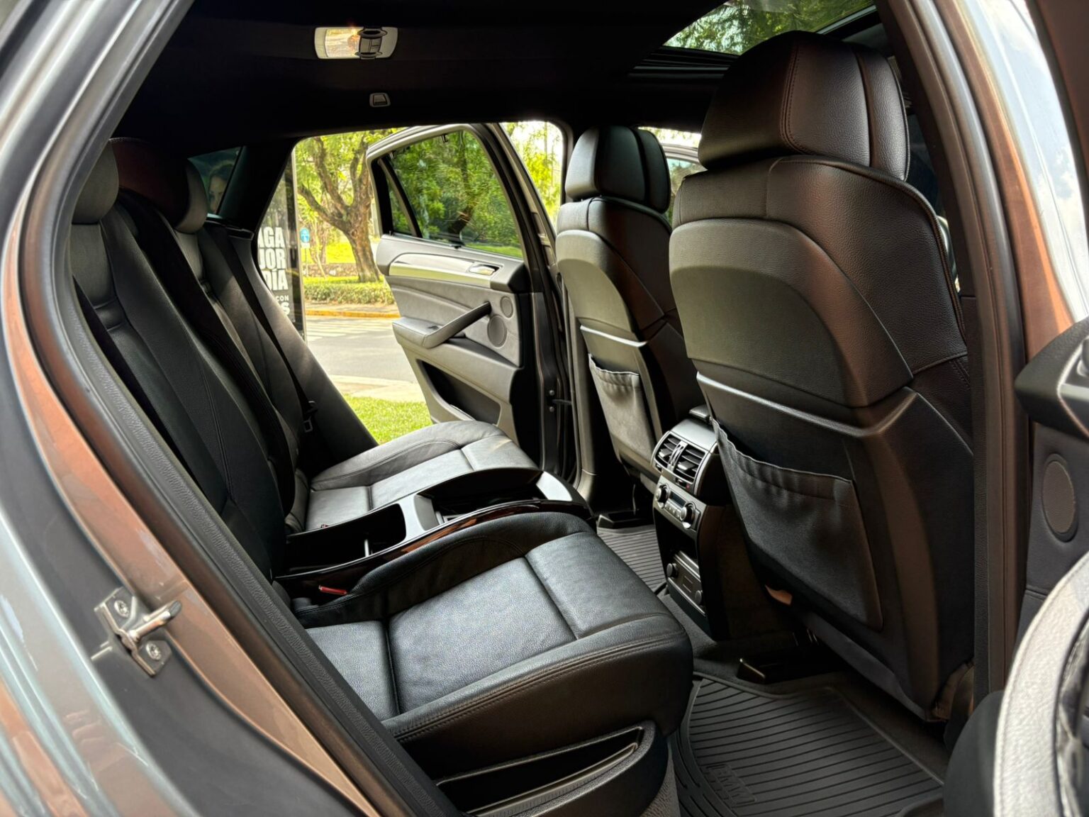 BMW-X6-35i-2011-301KSC (16)