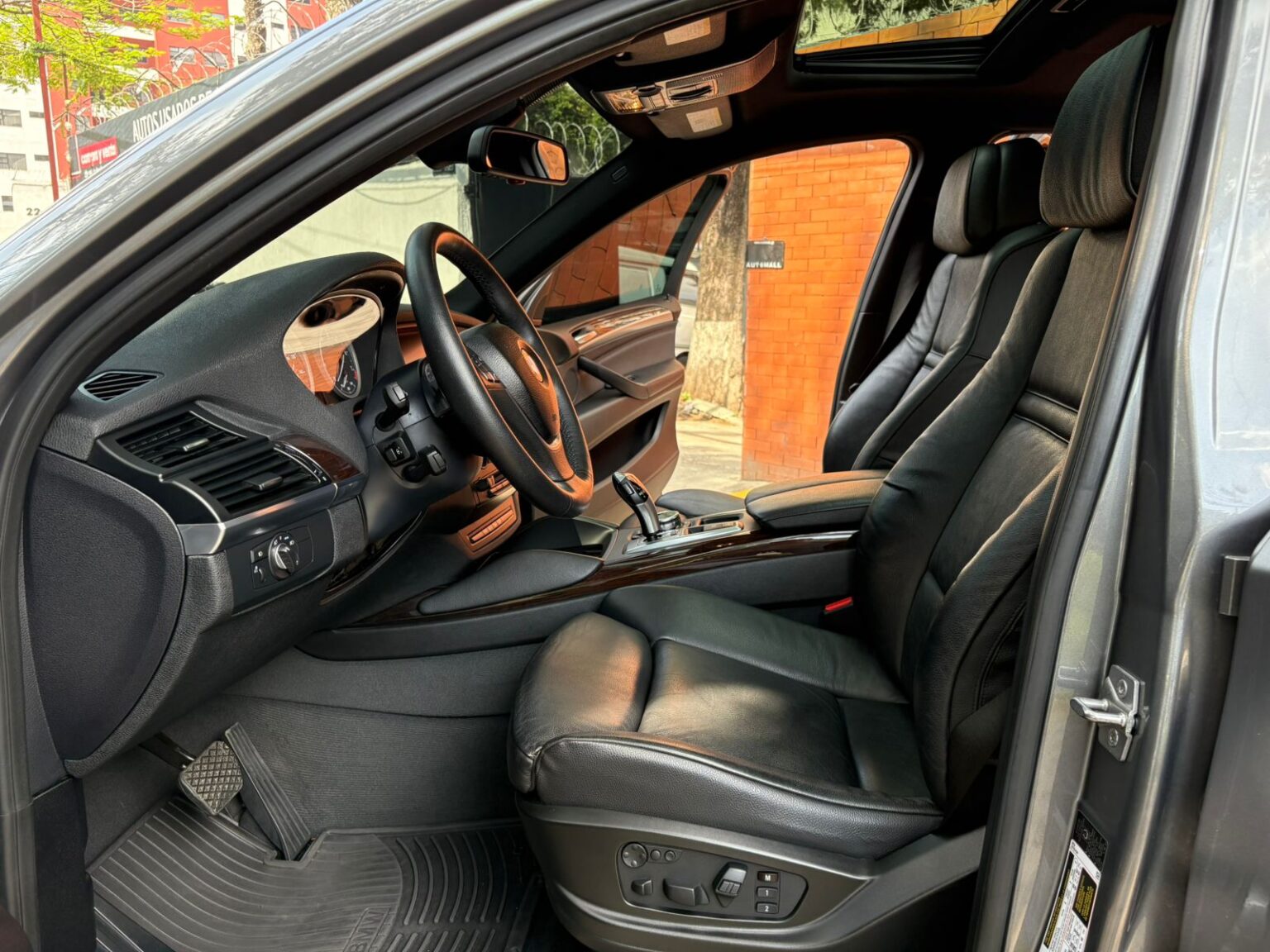 BMW-X6-35i-2011-301KSC (8)