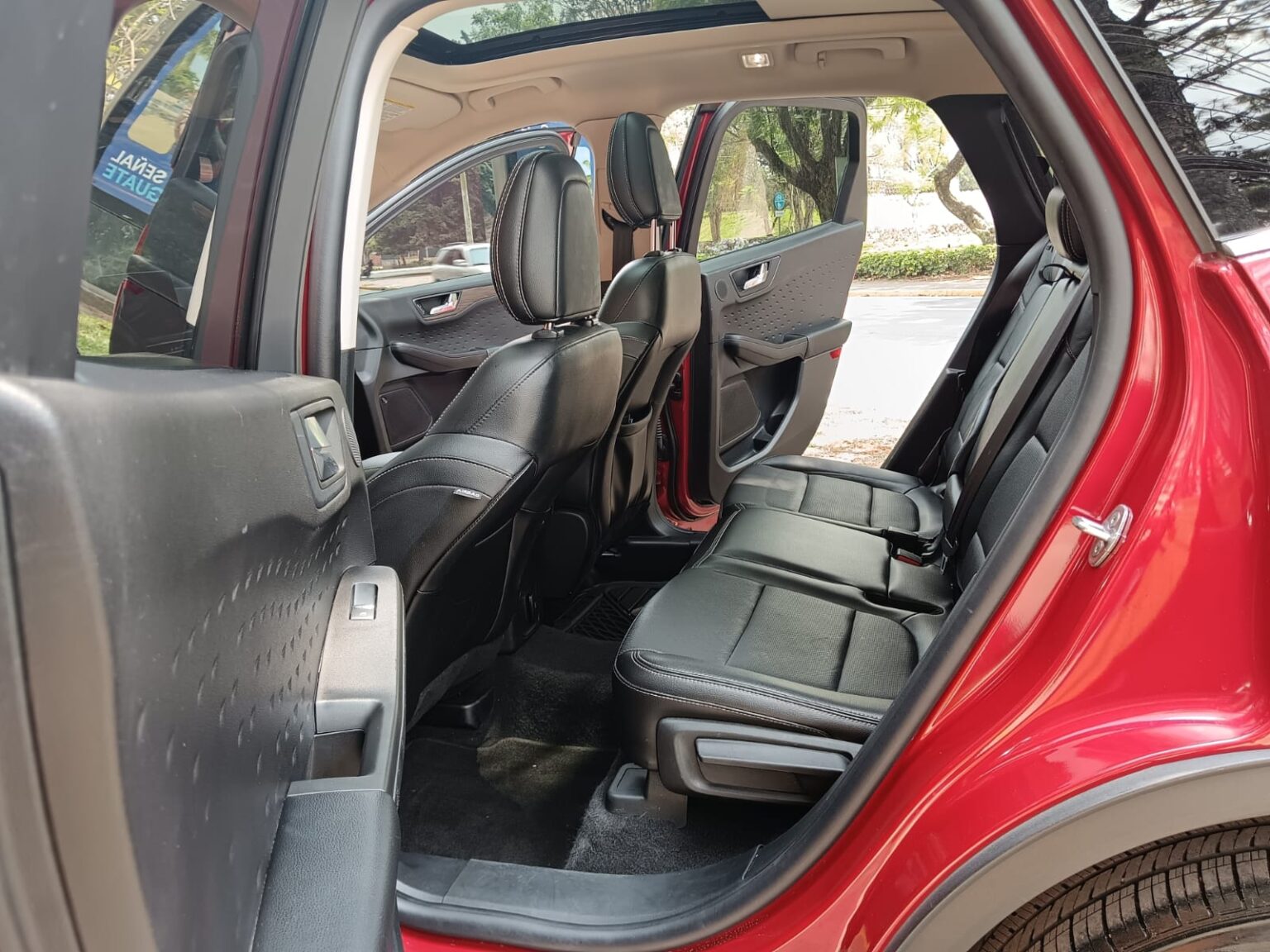 Ford-Escape-Titanium-2020-501JKX (13)
