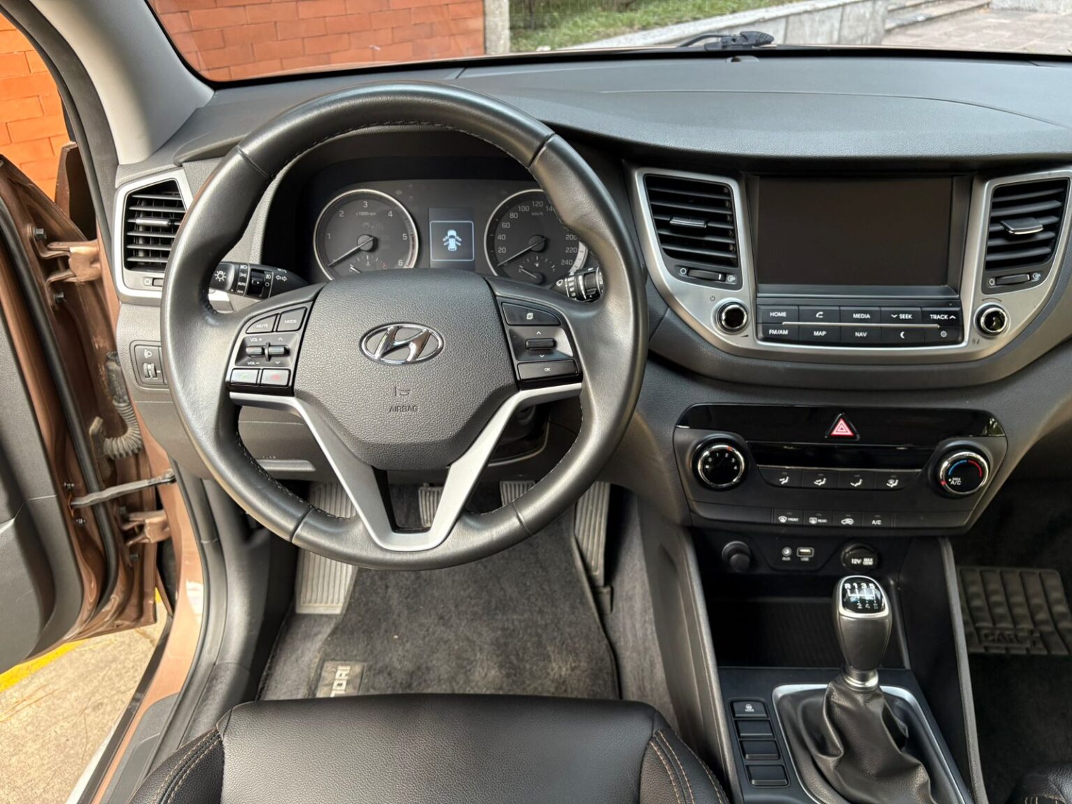 Hyundai-Tucson-MT-2017-587GKG (14)