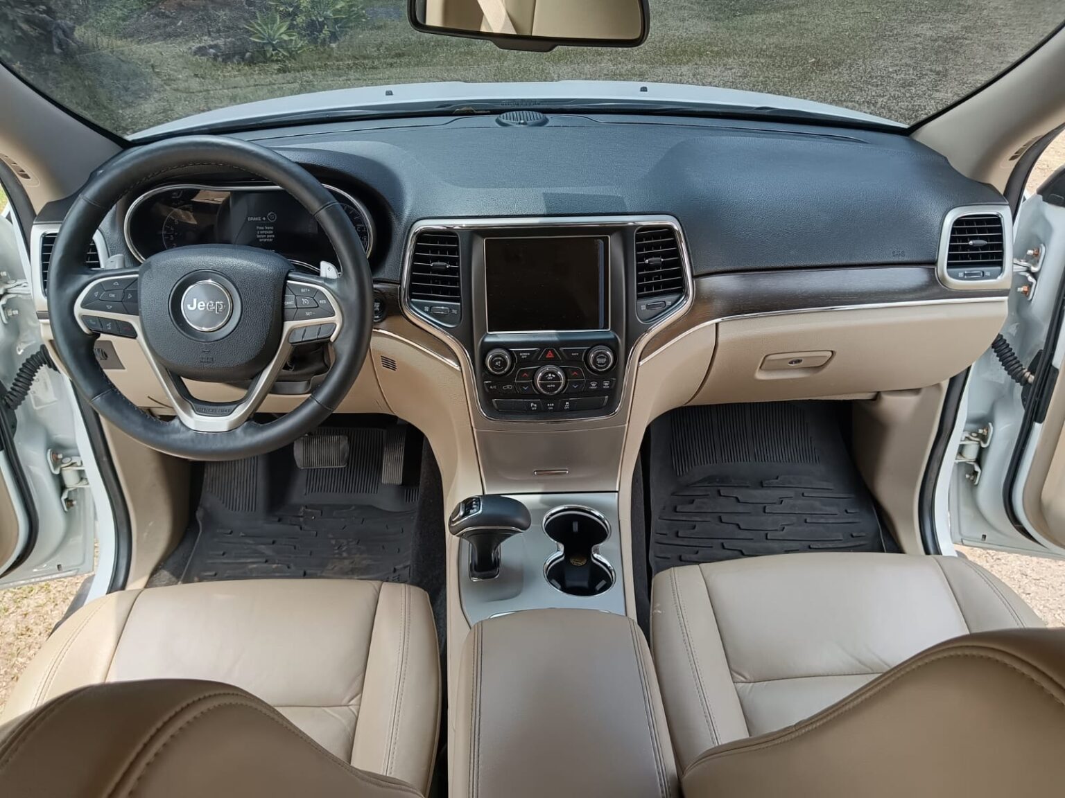 Jeep-Grand-Cherokee-Limited-2014-989FNP (10)