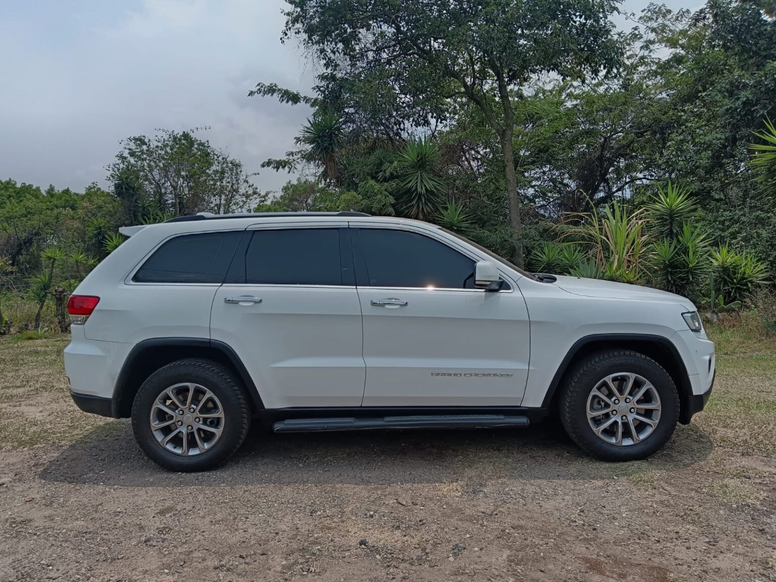 Jeep-Grand-Cherokee-Limited-2014-989FNP (16)