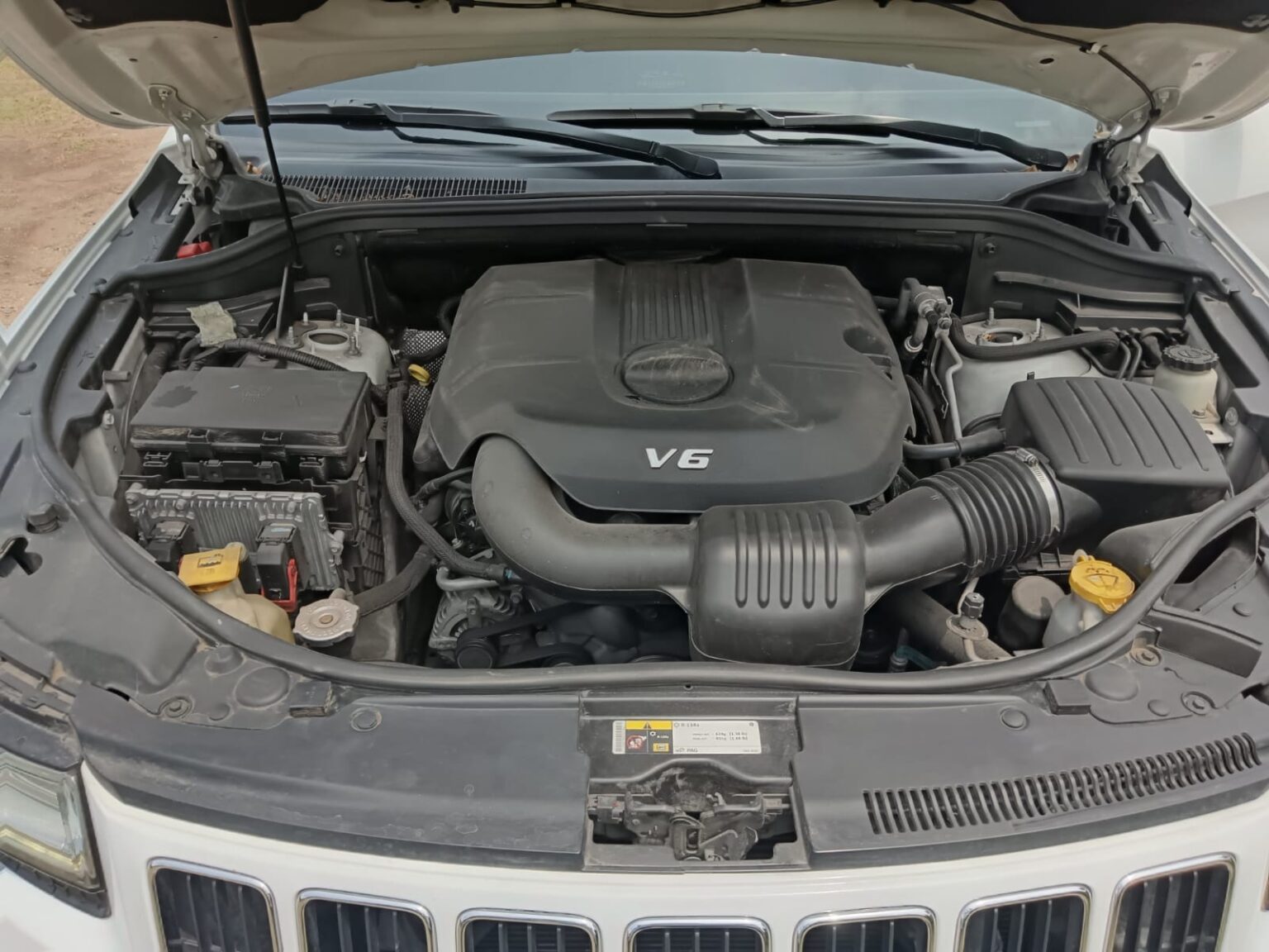 Jeep-Grand-Cherokee-Limited-2014-989FNP (2)