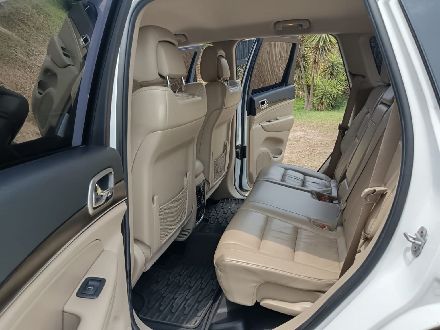 Jeep-Grand-Cherokee-Limited-2014-989FNP (6)