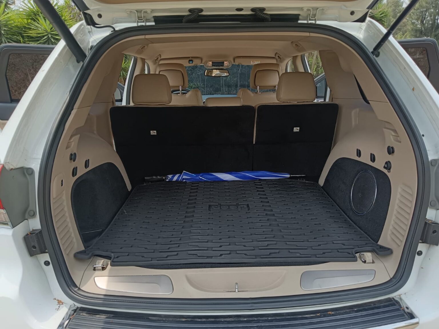 Jeep-Grand-Cherokee-Limited-2014-989FNP (8)