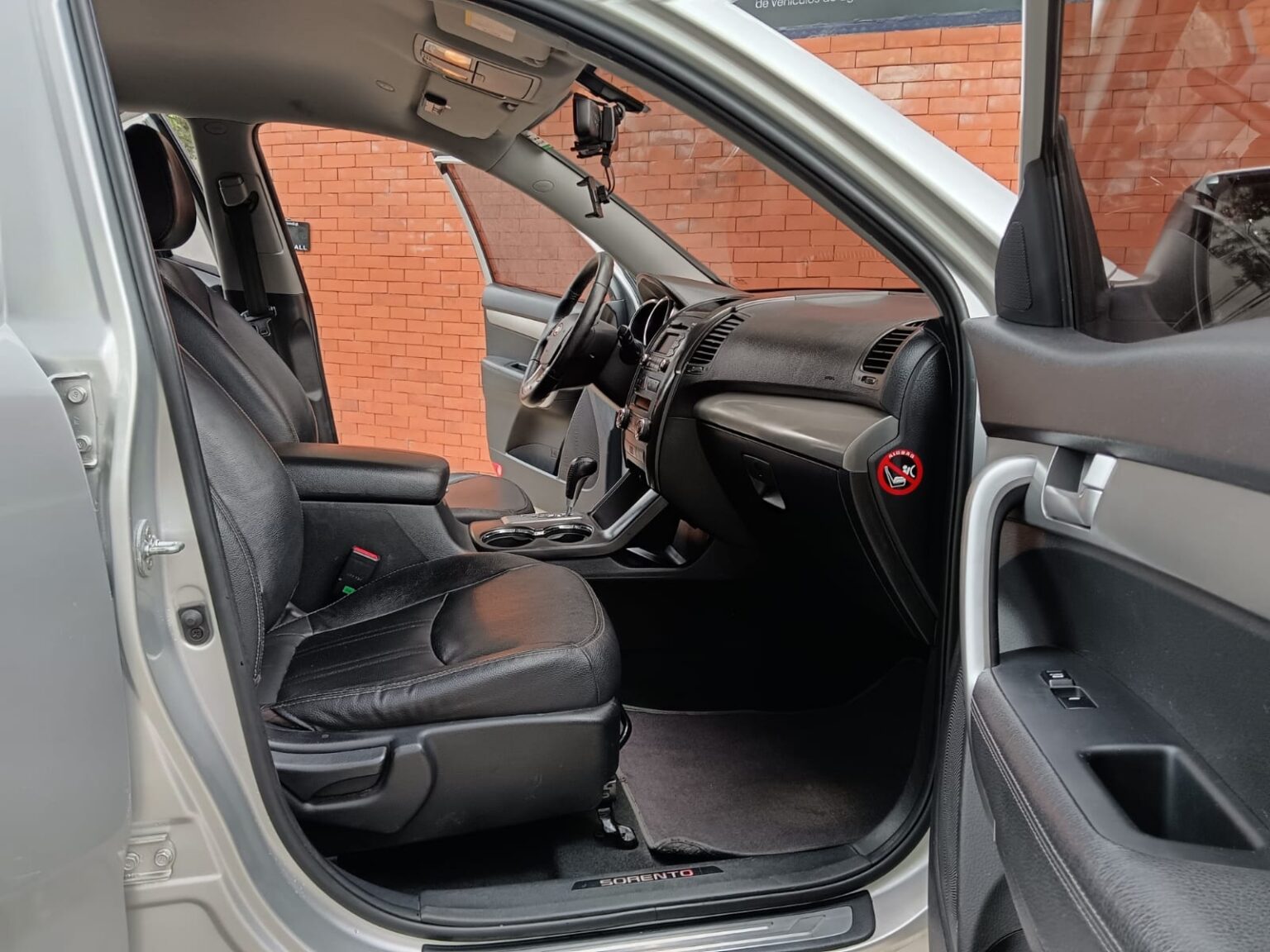 Kia-Sorento-EX-2013-828FJc (14)