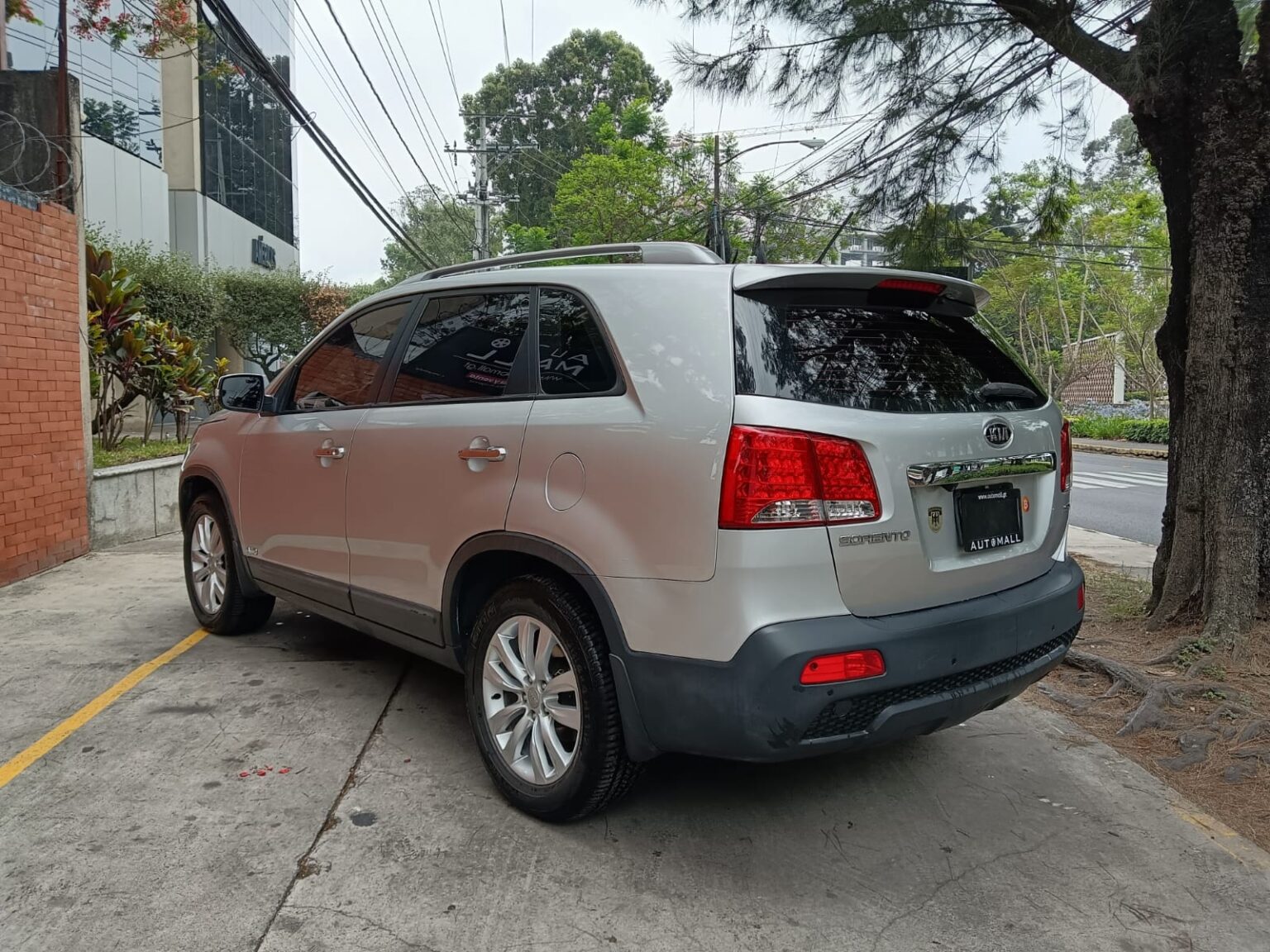 Kia-Sorento-EX-2013-828FJc (17)