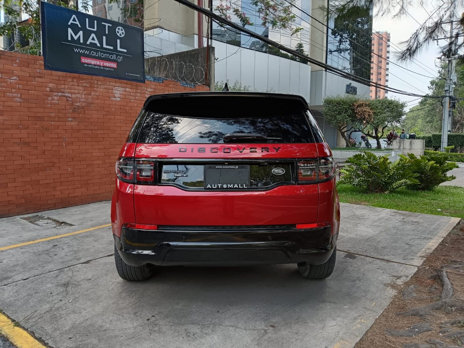 Land-Rover-Discovery-Sport-2020-287LCQ (1)