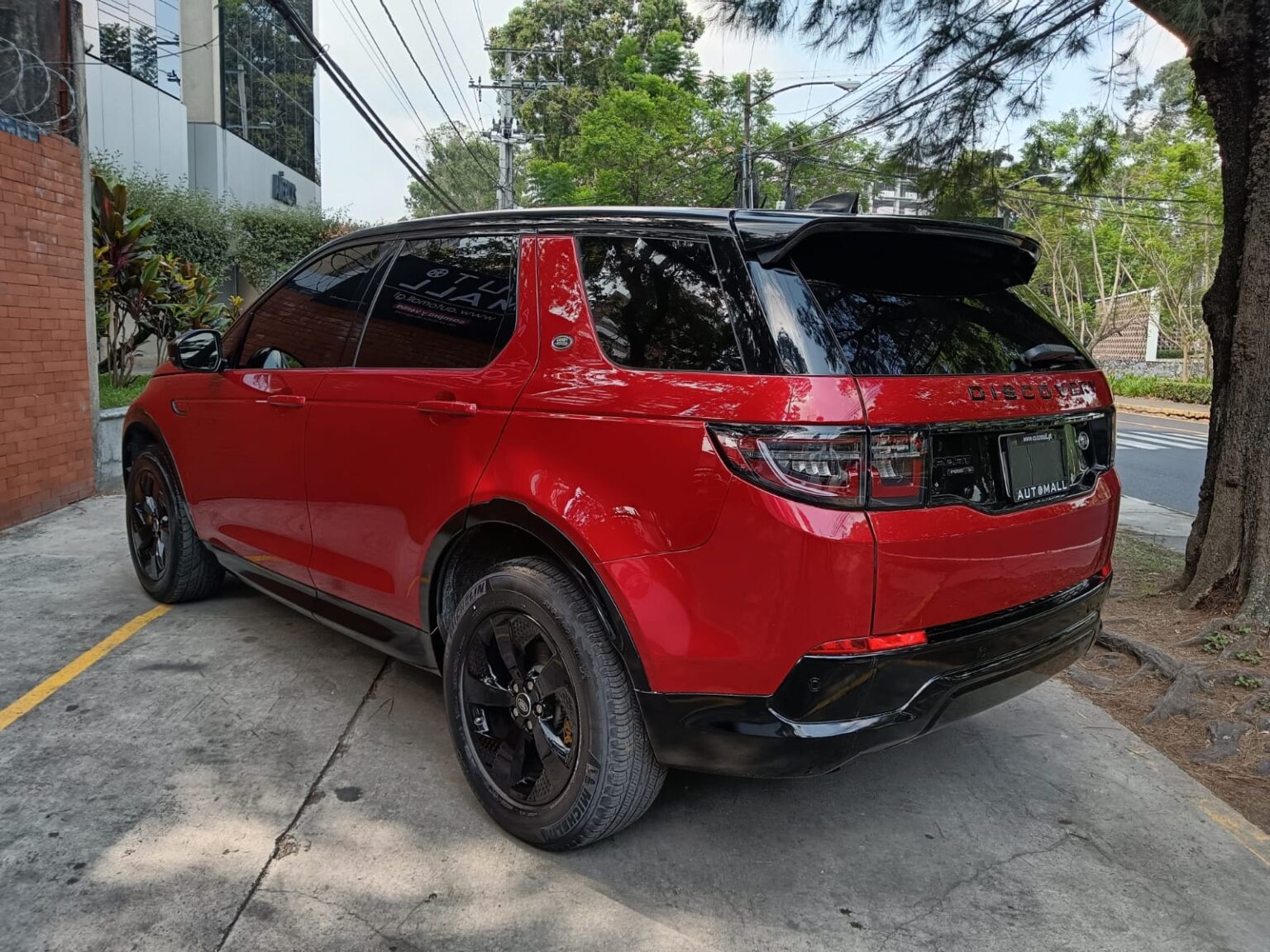 Land-Rover-Discovery-Sport-2020-287LCQ (2)