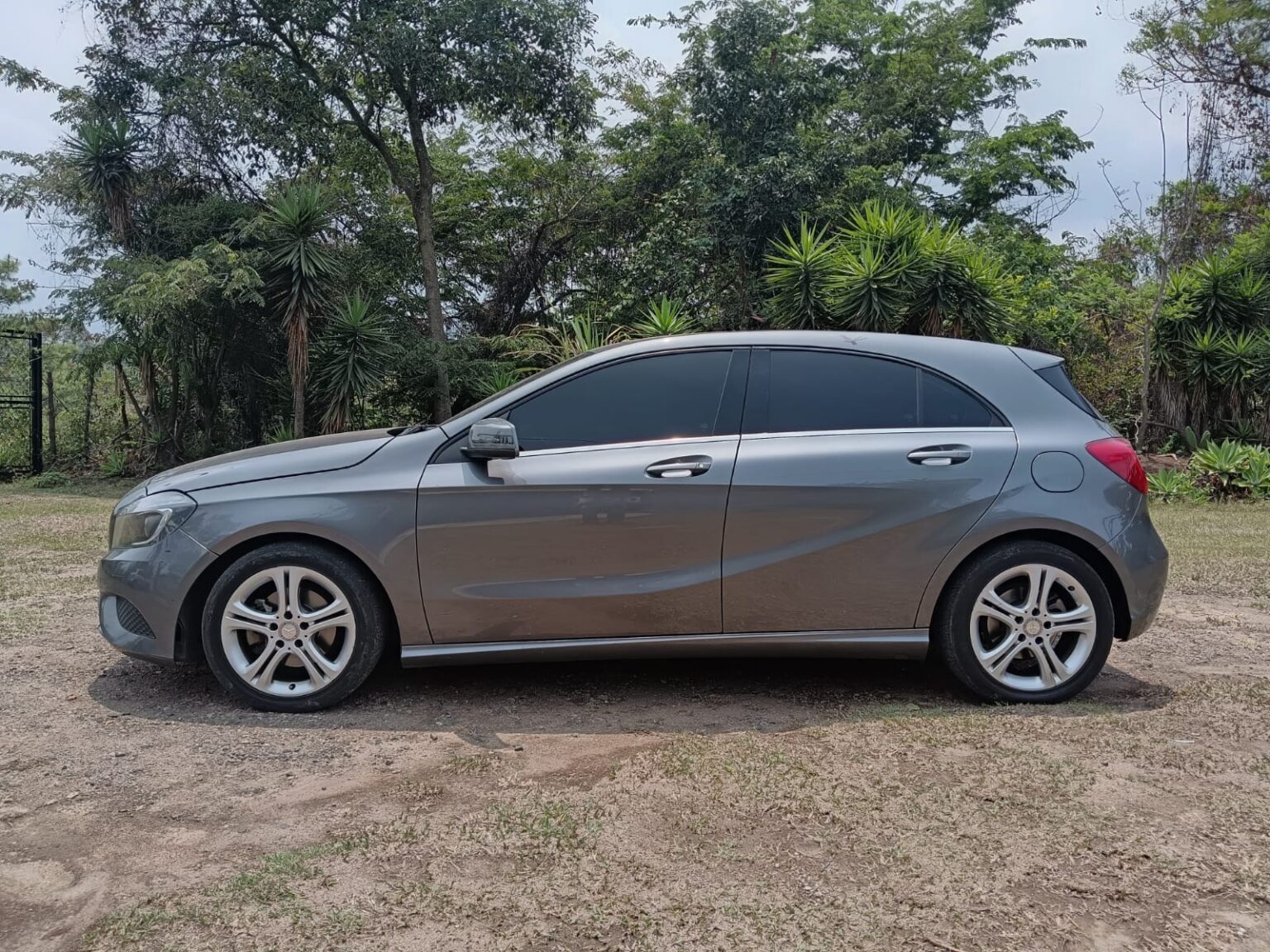 Mercedes-Benz-A200-At-2014-483FNS (13)