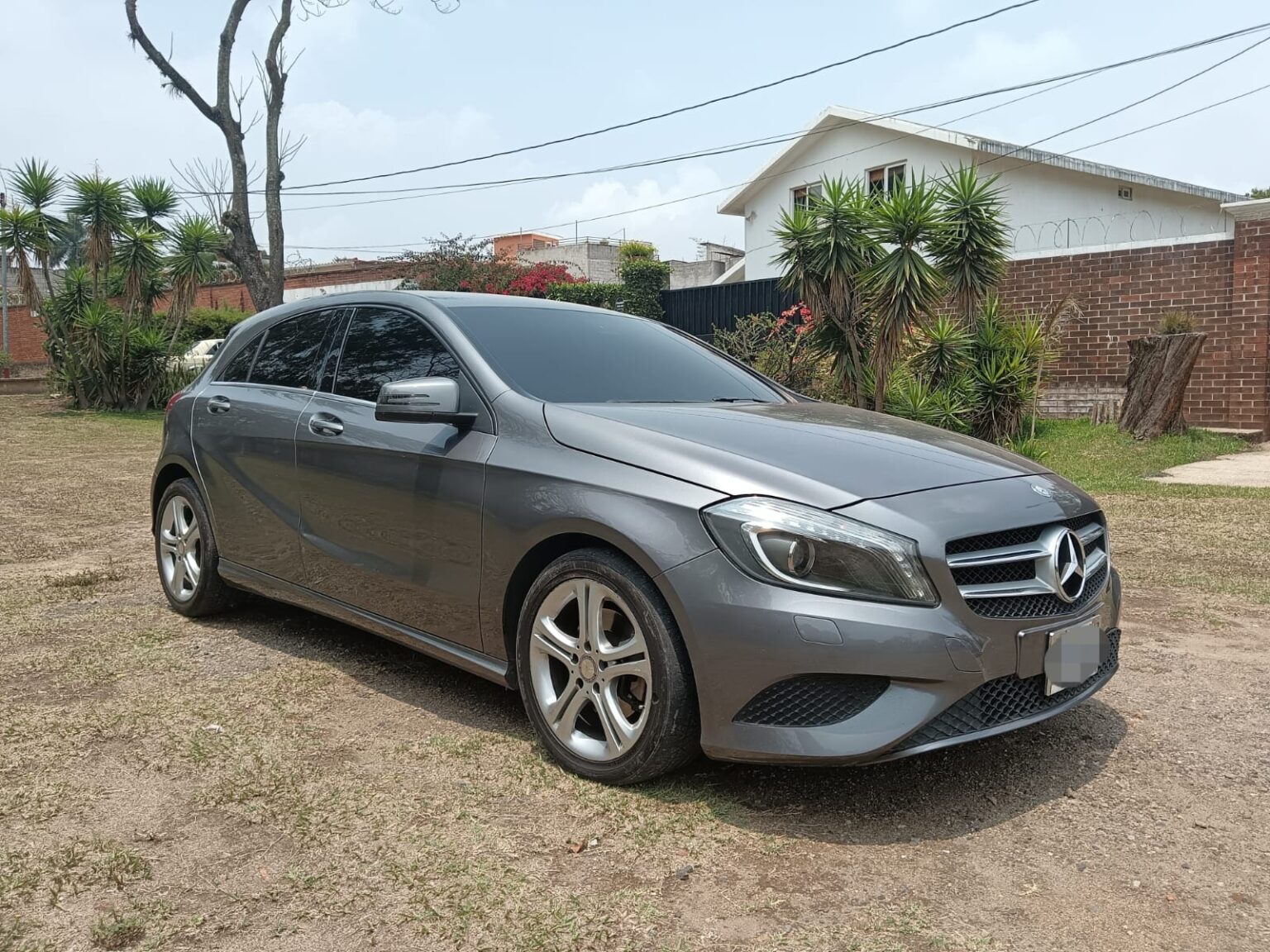 Mercedes-Benz-A200-At-2014-483FNS (15)