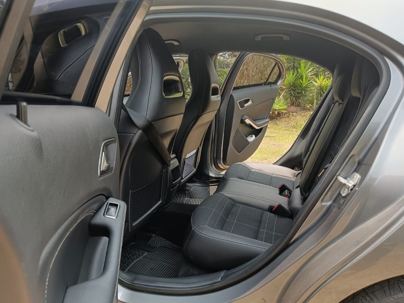 Mercedes-Benz-A200-At-2014-483FNS (6)