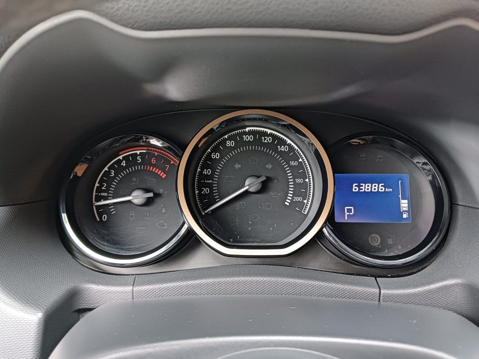 Renault-Duster-AT-2017-683GFT (16)