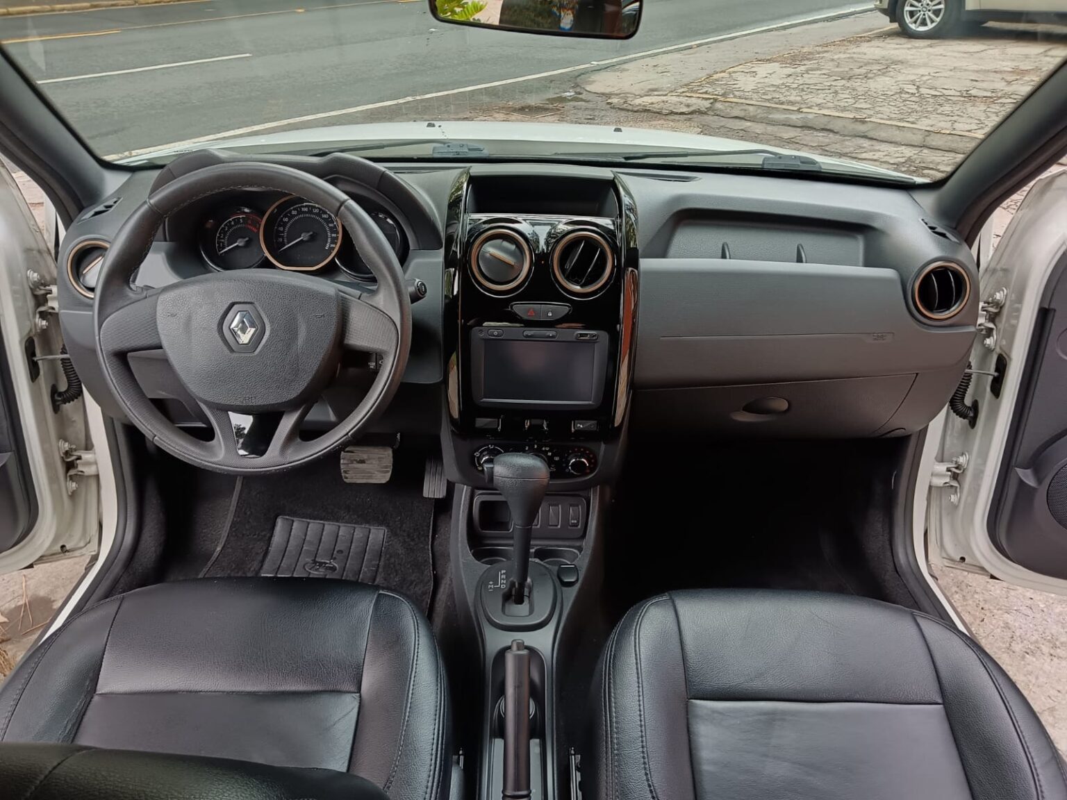 Renault-Duster-AT-2017-683GFT (9)