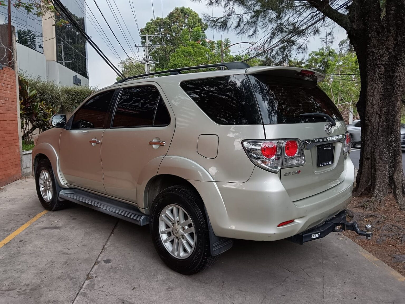 Toyota-Fortuner-2014-680FRD (1)