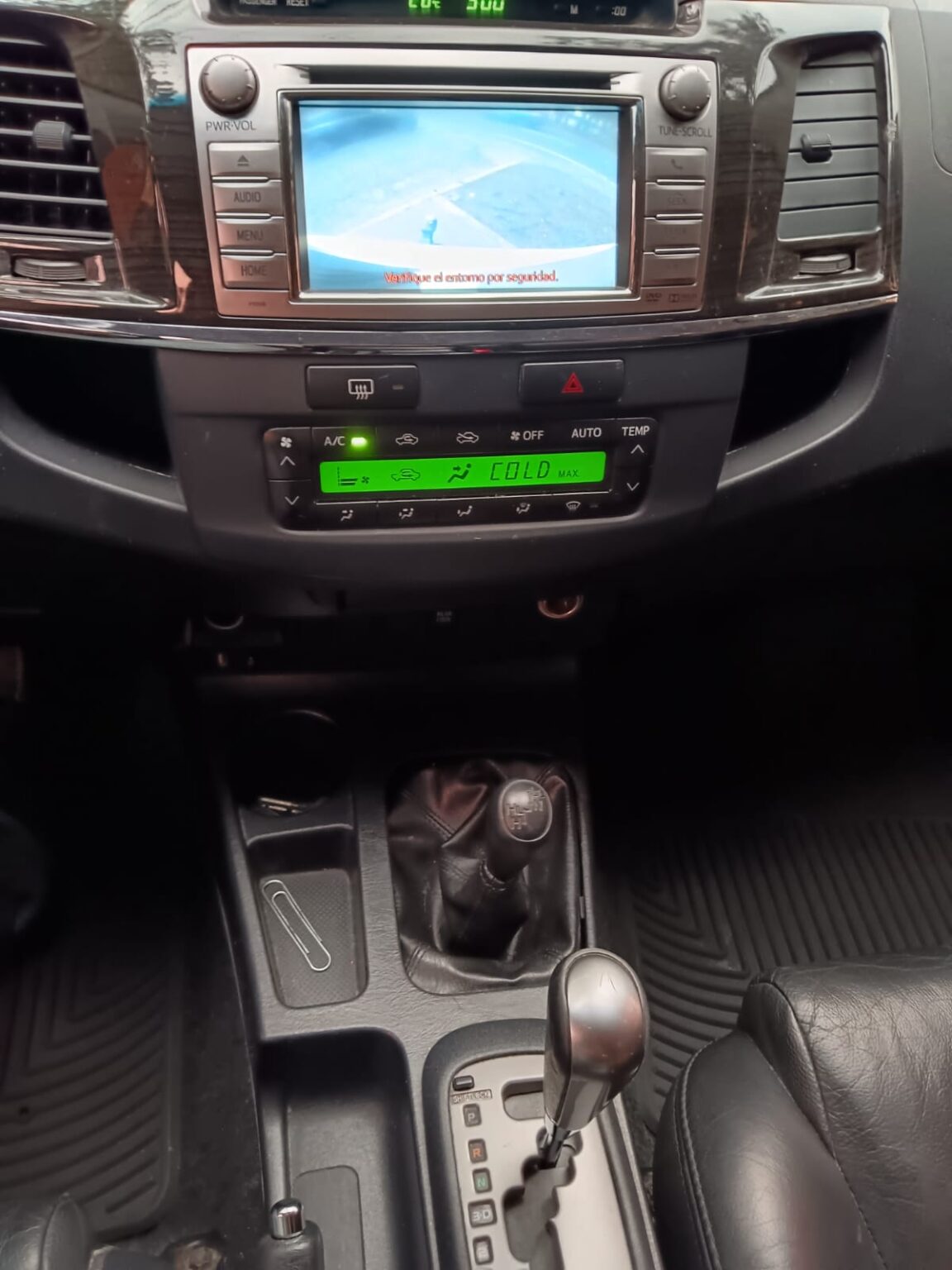 Toyota-Fortuner-2014-680FRD (13)