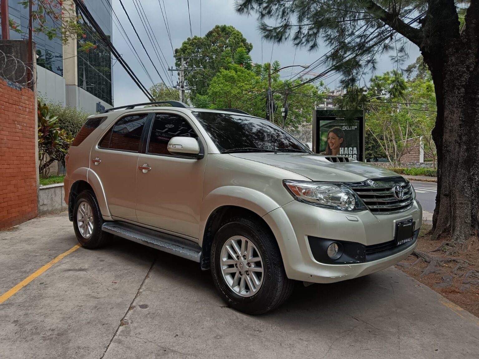 Toyota-Fortuner-2014-680FRD (14)