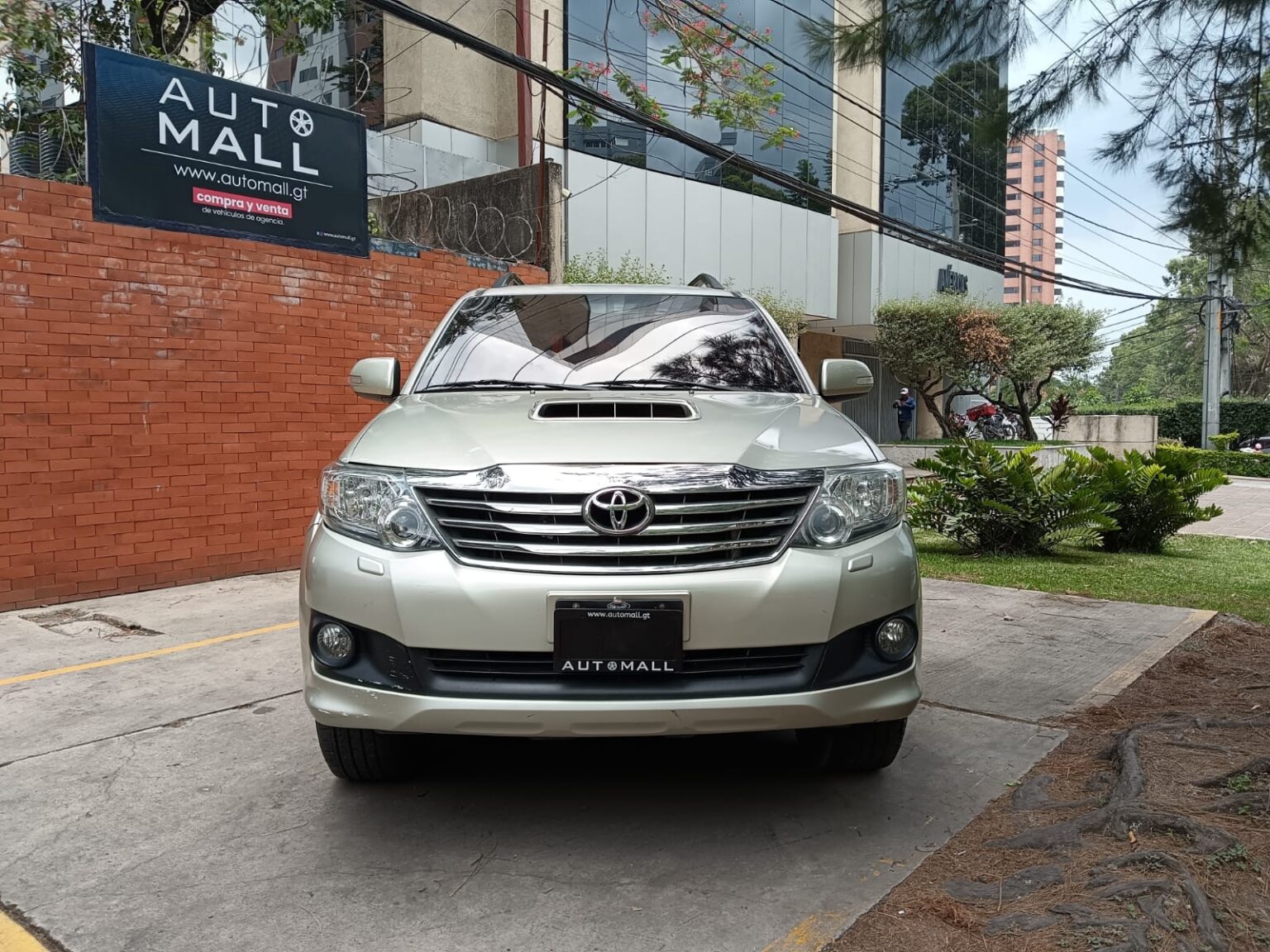 Toyota-Fortuner-2014-680FRD (15)