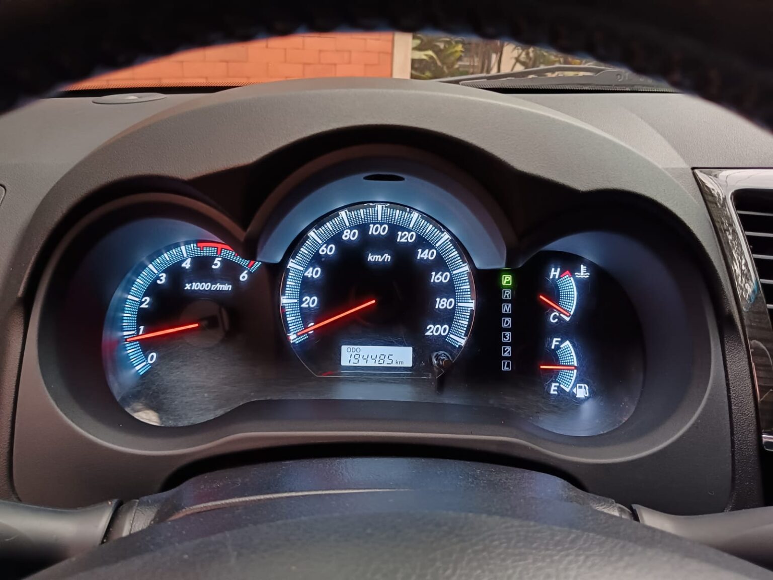Toyota-Fortuner-2014-680FRD (17)