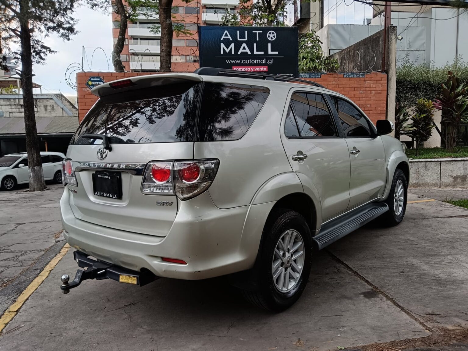 Toyota-Fortuner-2014-680FRD (3)