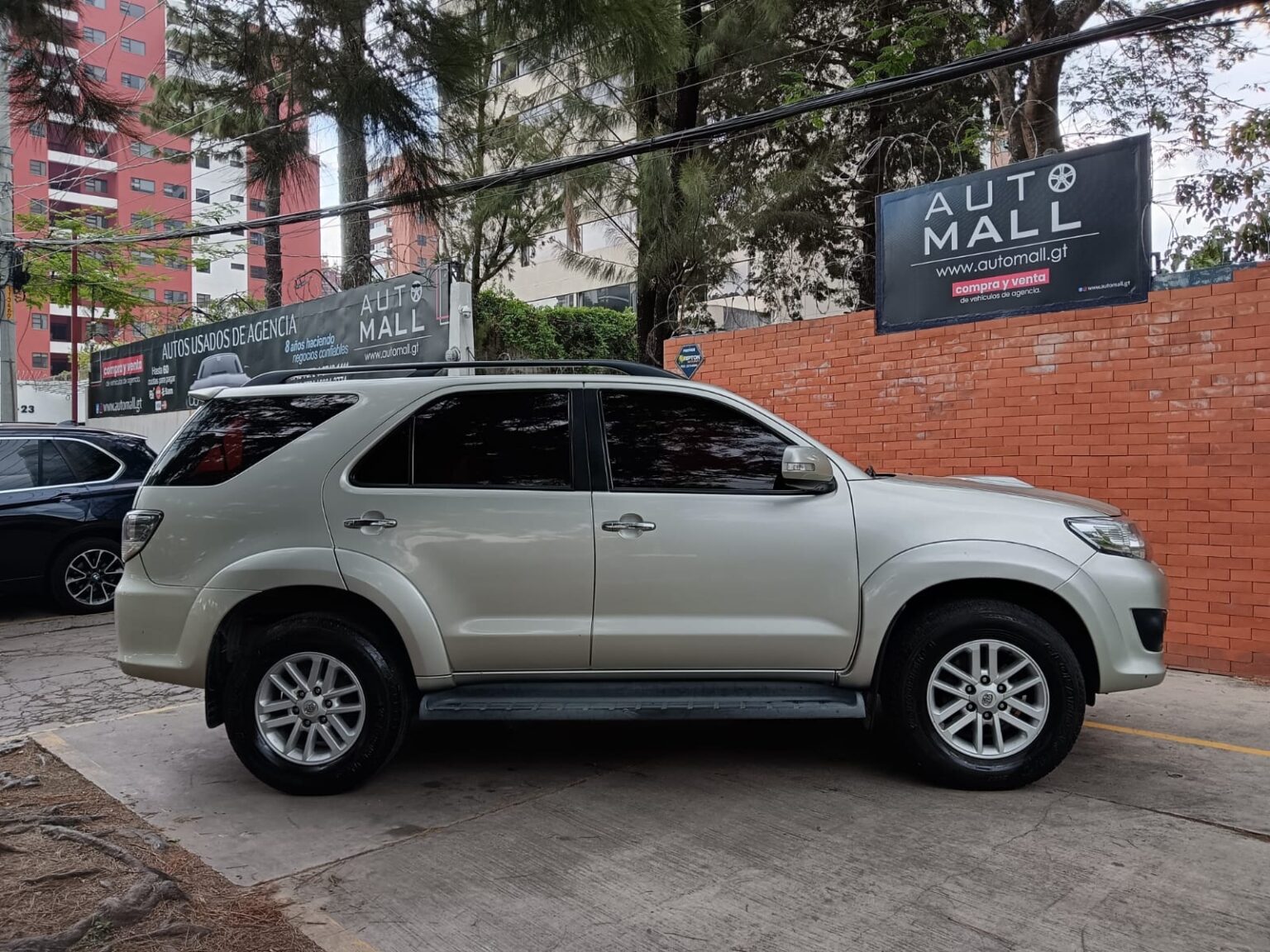 Toyota-Fortuner-2014-680FRD (7)
