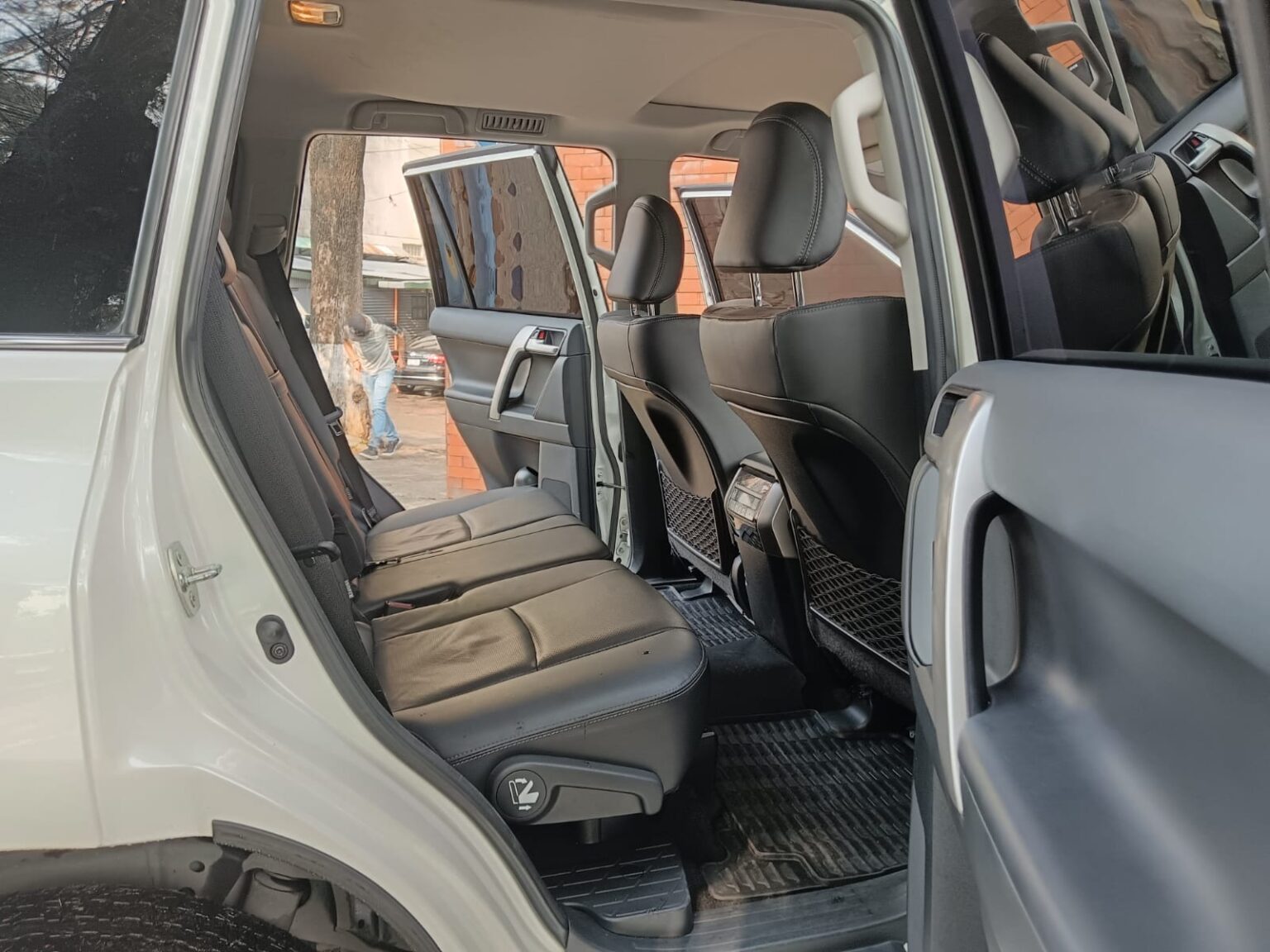 Toyota-Land-Cruiser-Prado-VX-2024-856KKB (10)