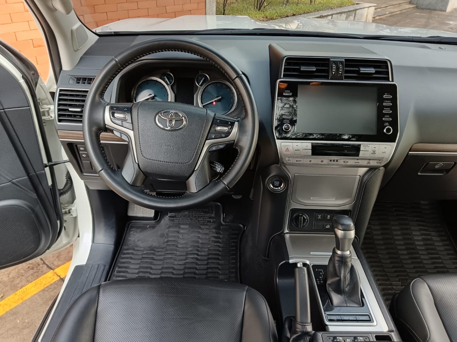 Toyota-Land-Cruiser-Prado-VX-2024-856KKB (8)