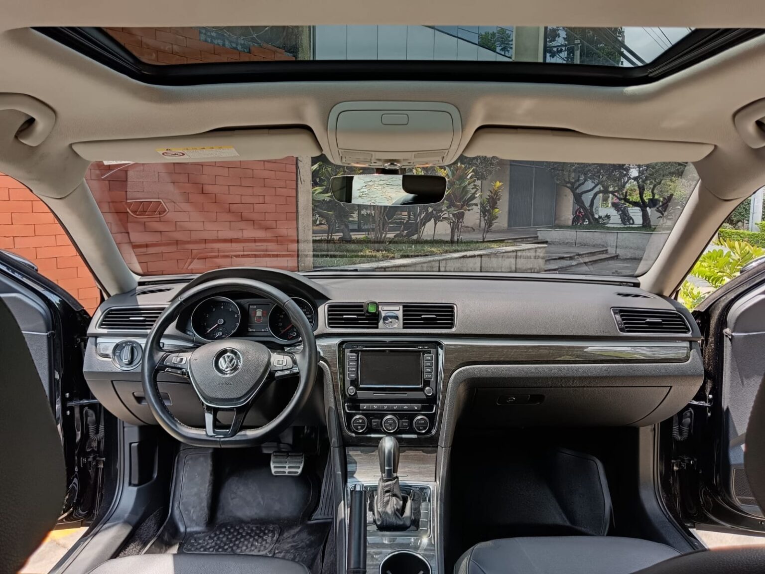 Volkswagen-Passat-2016-817JKC (10)