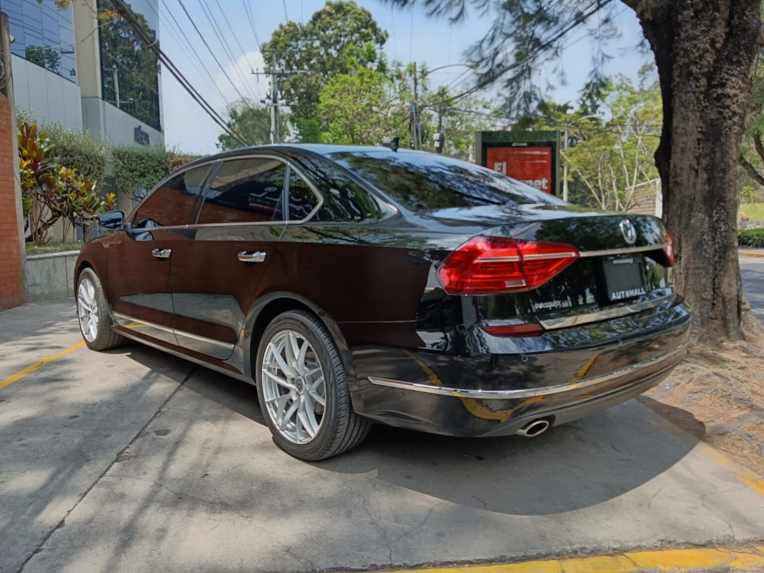Volkswagen-Passat-2016-817JKC (19)