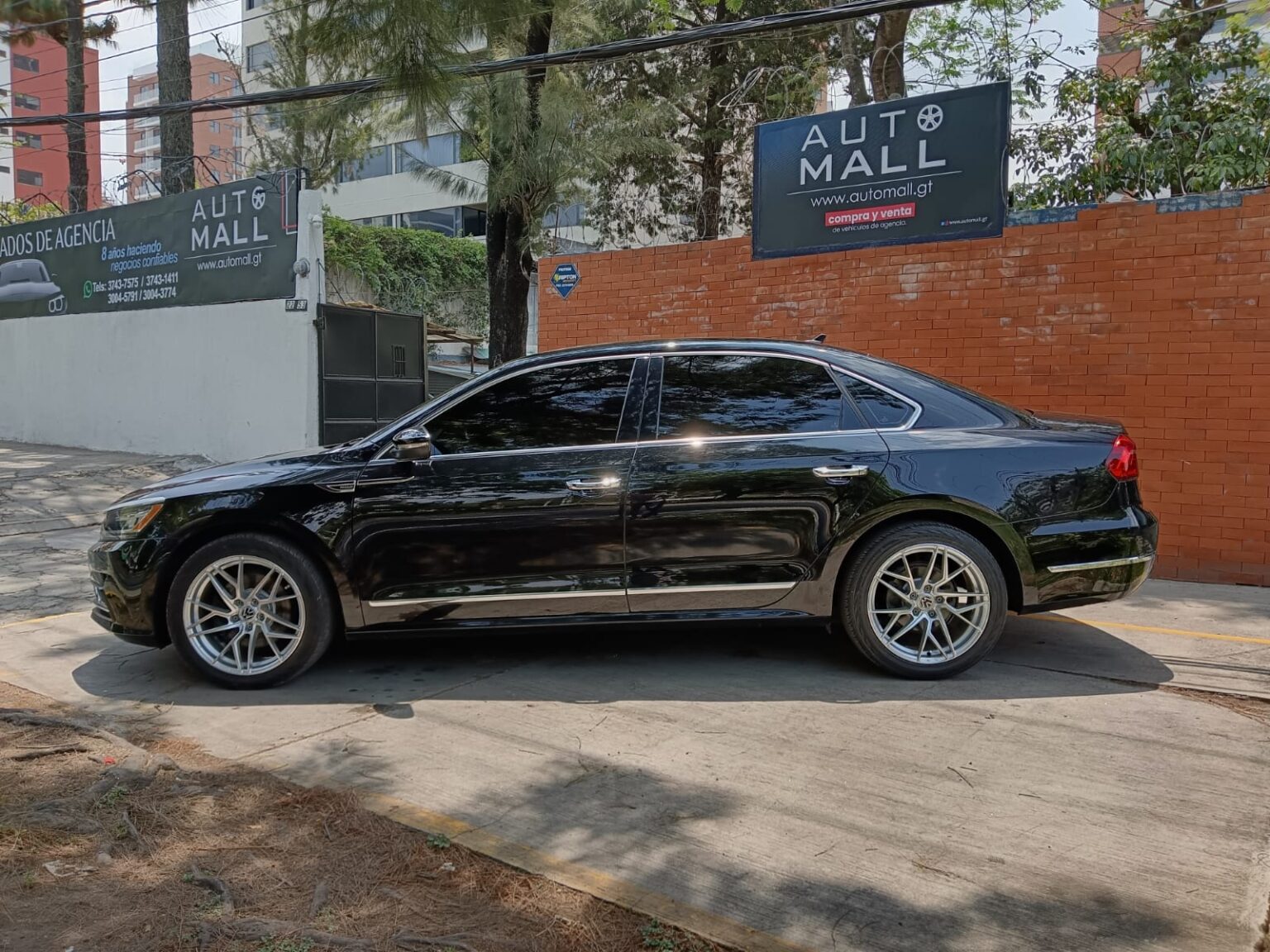 Volkswagen-Passat-2016-817JKC (2)