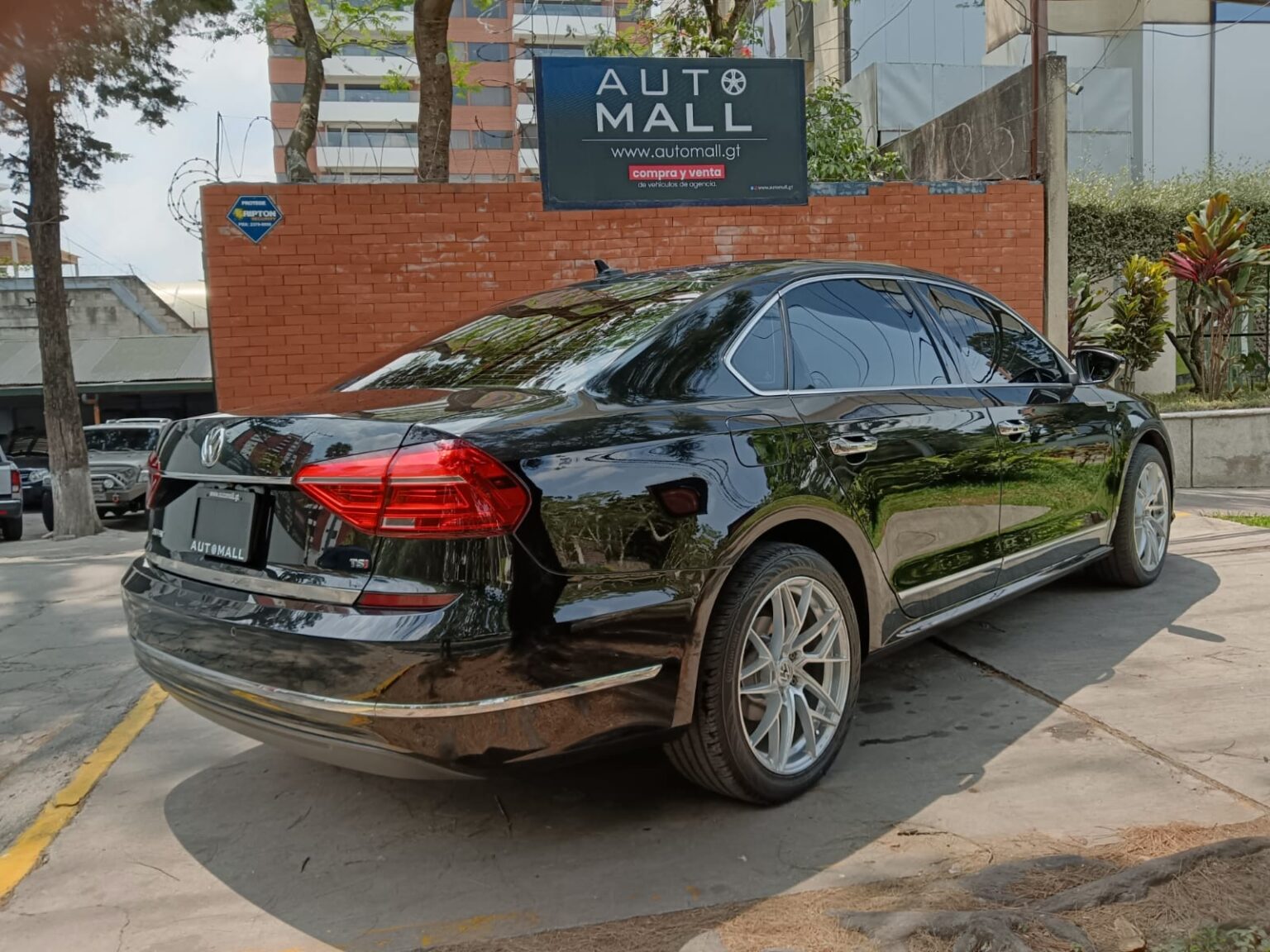 Volkswagen-Passat-2016-817JKC (20)
