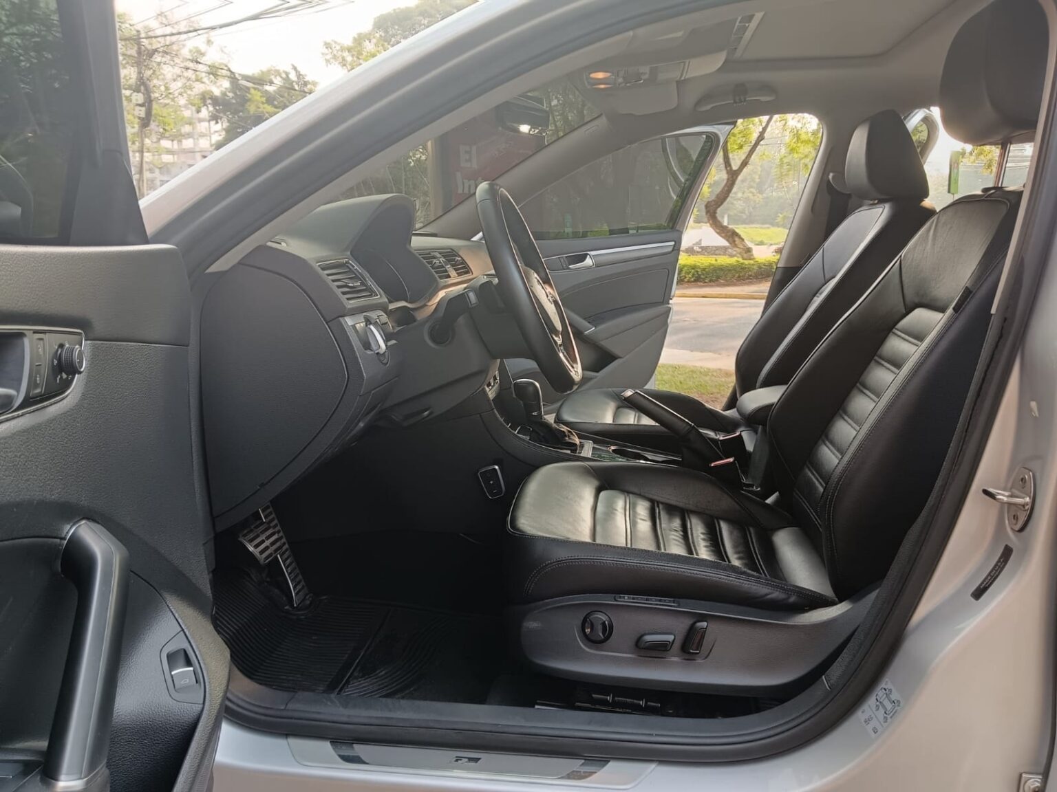 Volkswagen-Passat-RLine-2016-189JLP (13)
