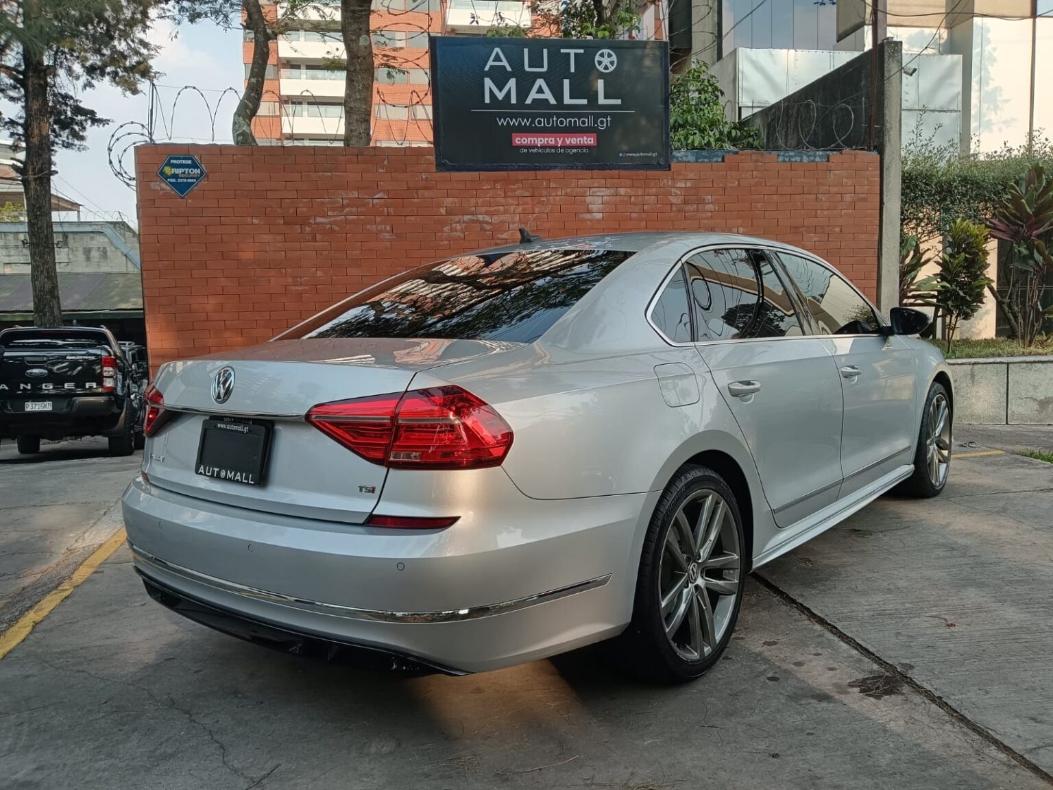 Volkswagen-Passat-RLine-2016-189JLP (15)