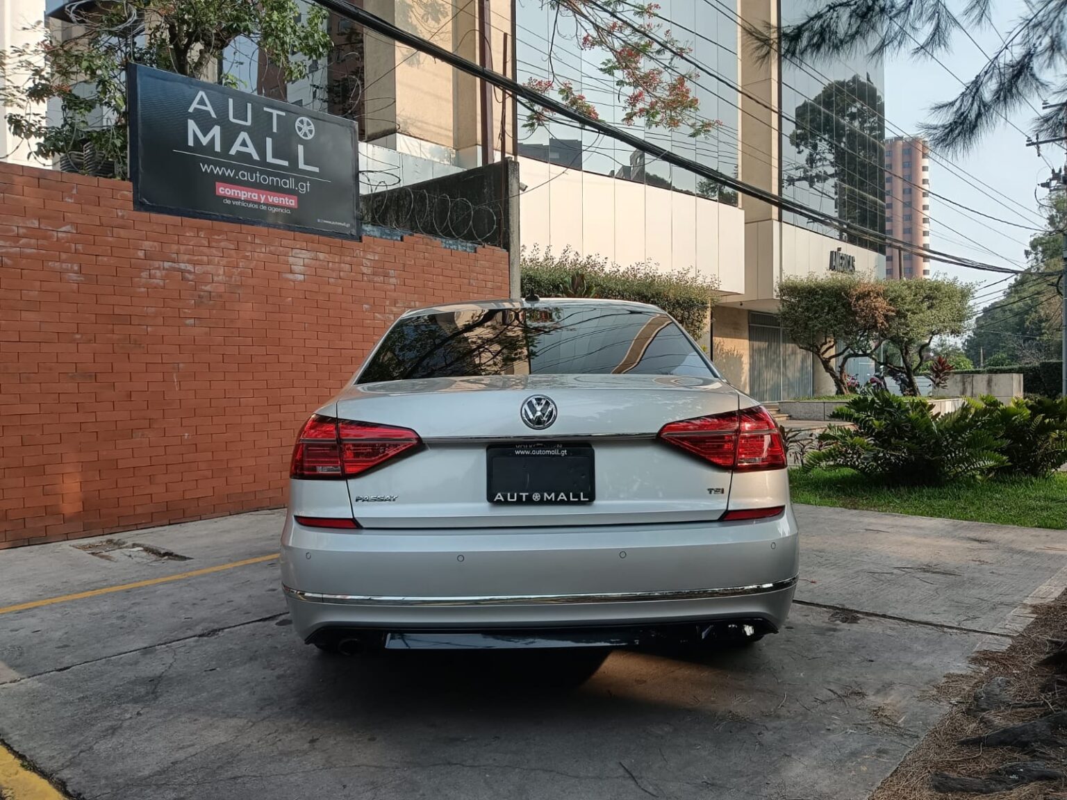Volkswagen-Passat-RLine-2016-189JLP (16)