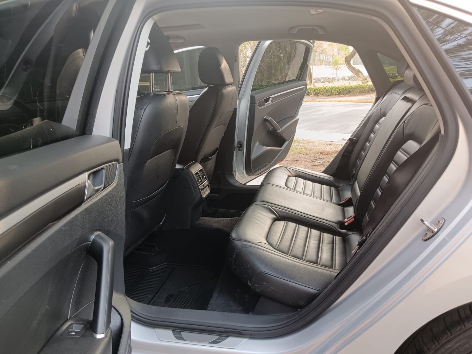 Volkswagen-Passat-RLine-2016-189JLP (17)