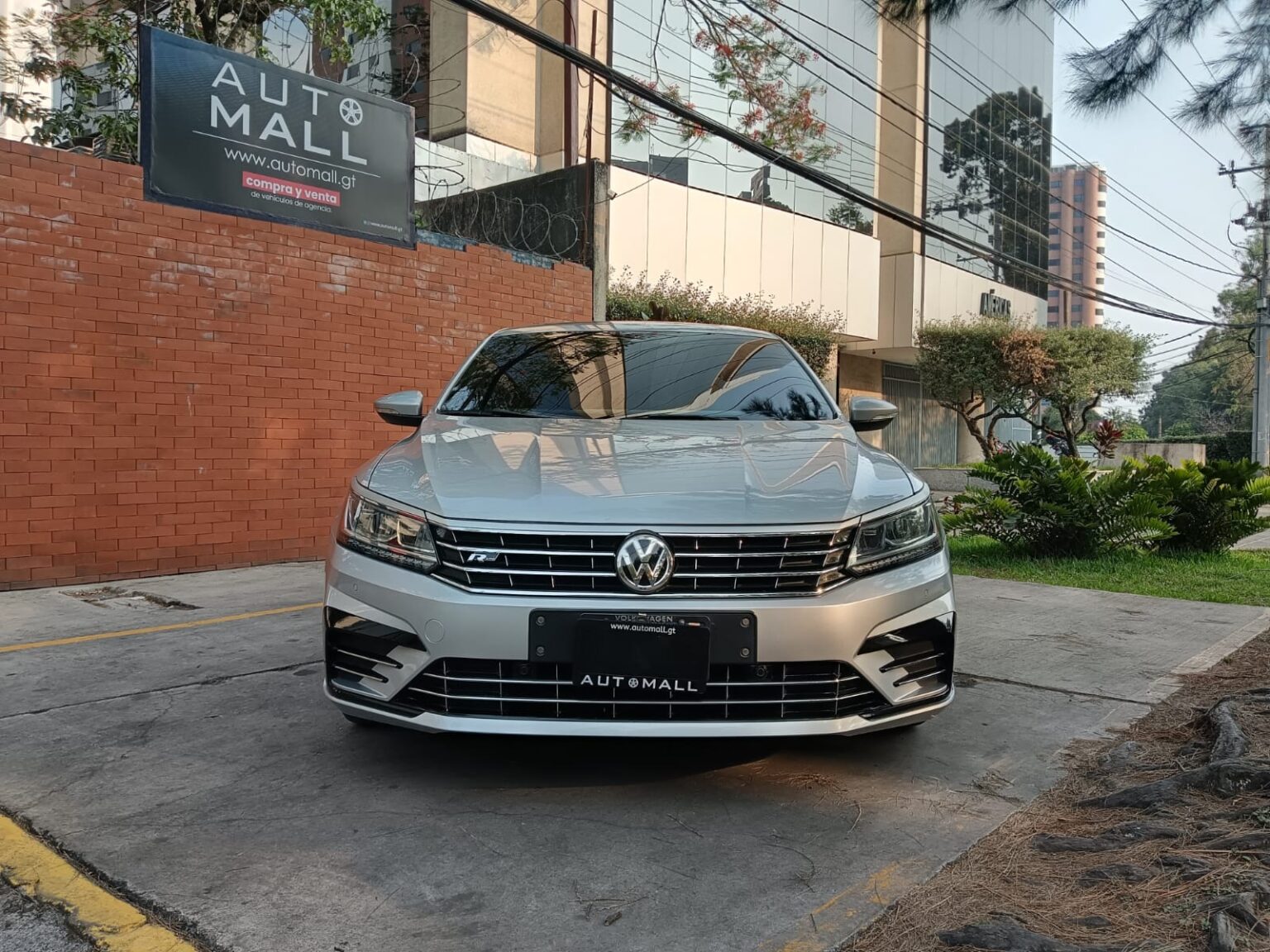 Volkswagen-Passat-RLine-2016-189JLP (7)