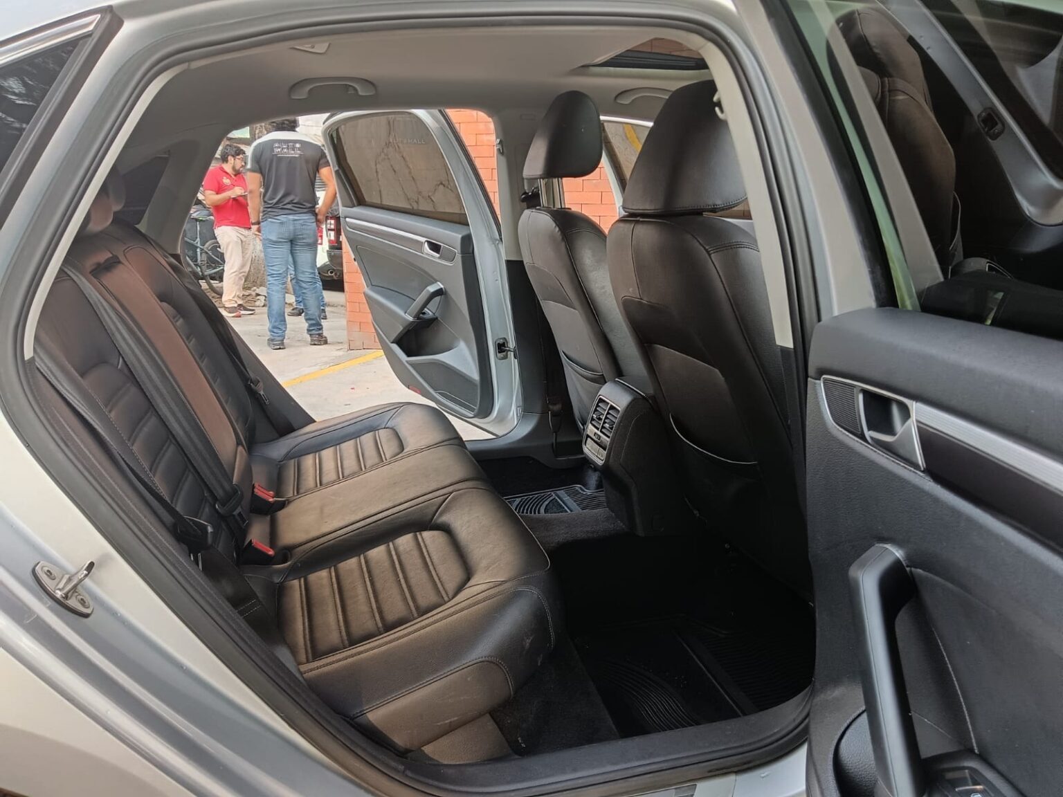 Volkswagen-Passat-RLine-2016-189JLP (8)
