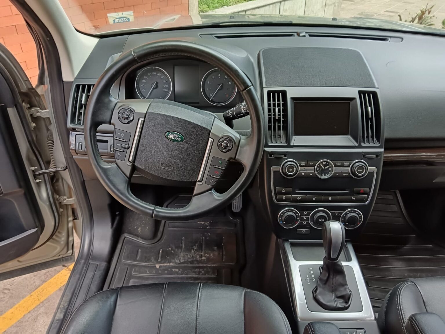 Land-Rover-Freelander-2013-604FNG (10)