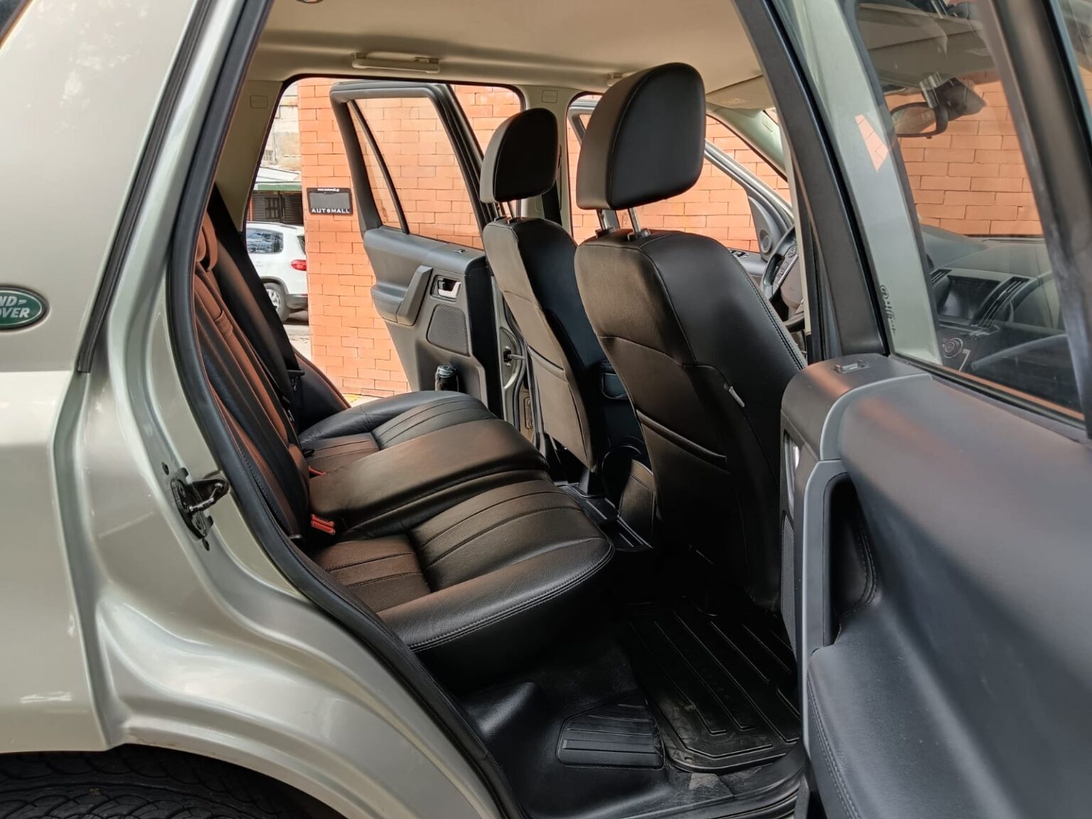 Land-Rover-Freelander-2013-604FNG (12)