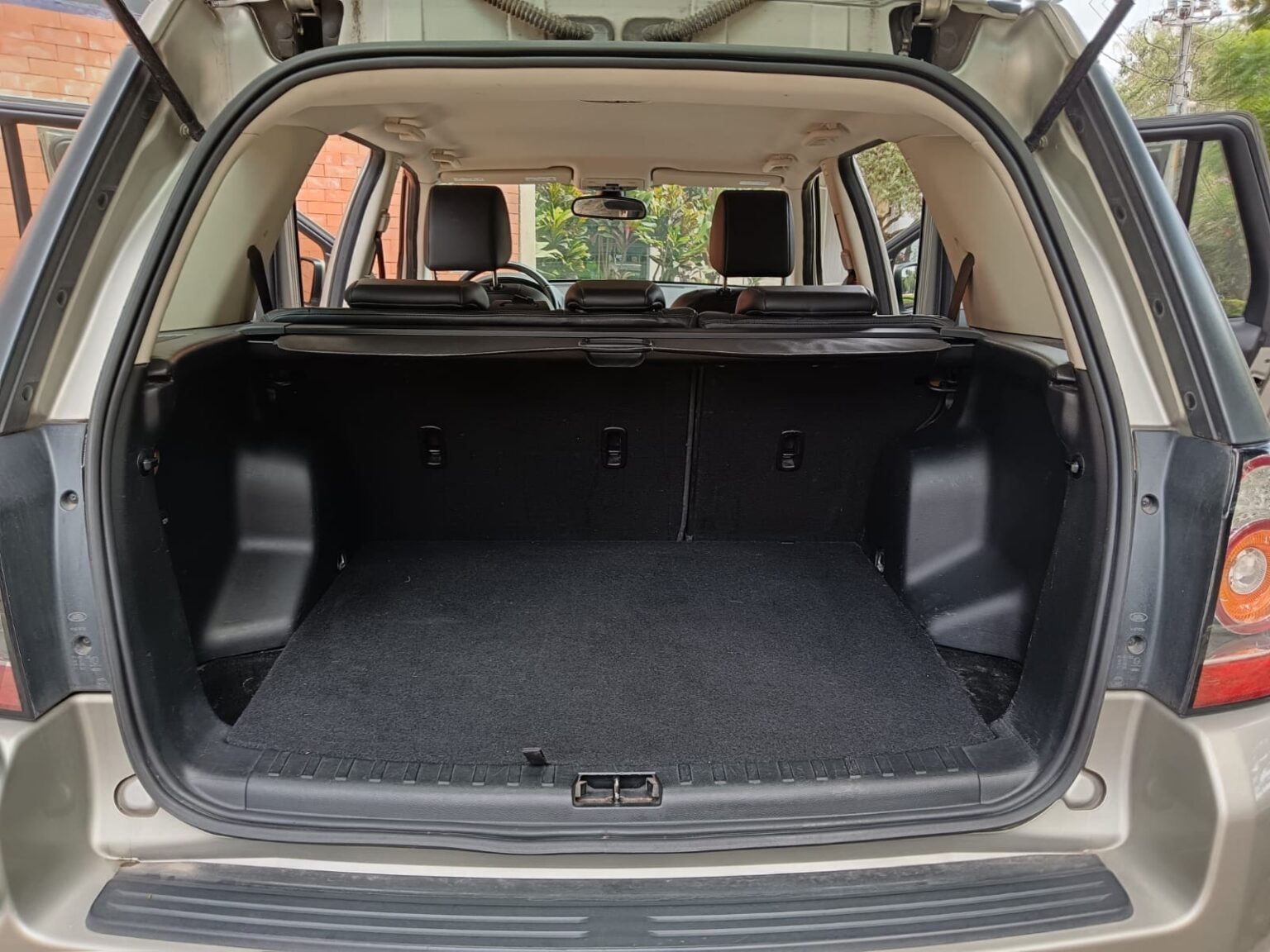 Land-Rover-Freelander-2013-604FNG (6)