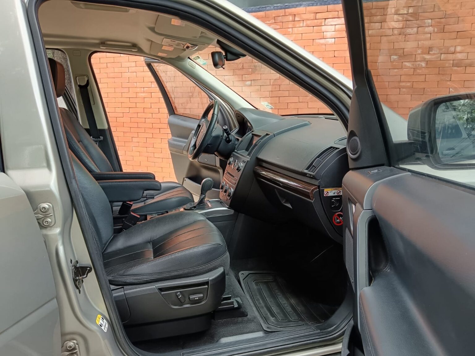 Land-Rover-Freelander-2013-604FNG (8)