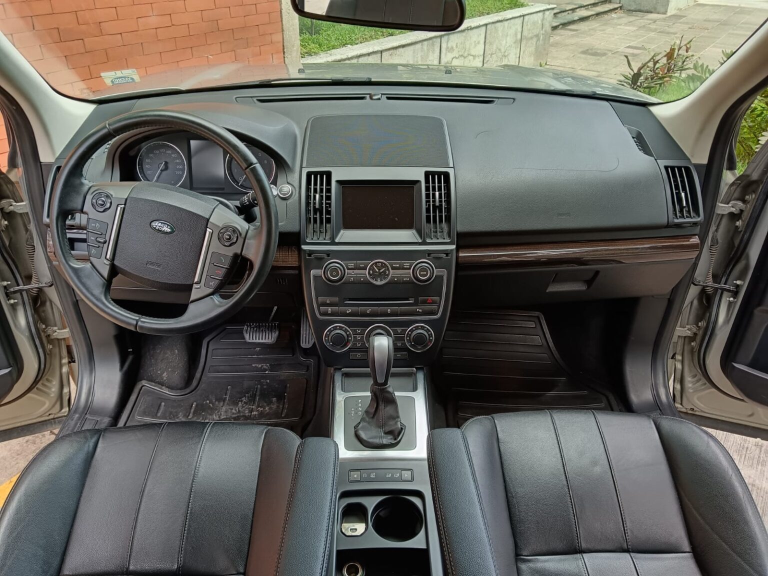 Land-Rover-Freelander-2013-604FNG (9)