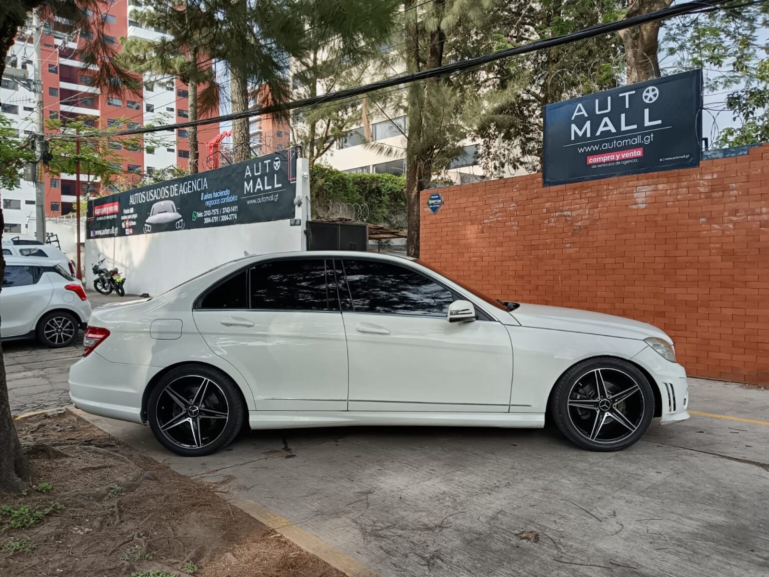 Merccedes-Benz-C300-AWD-2010-433LMR (12)