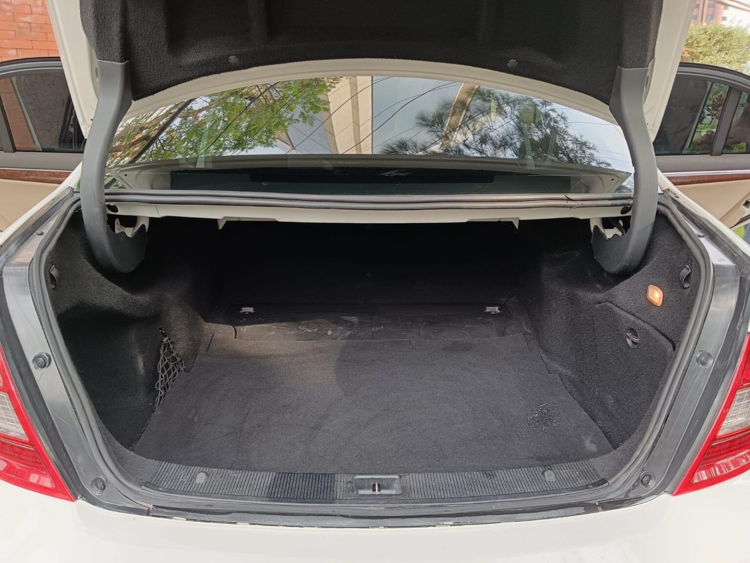 Merccedes-Benz-C300-AWD-2010-433LMR (9)