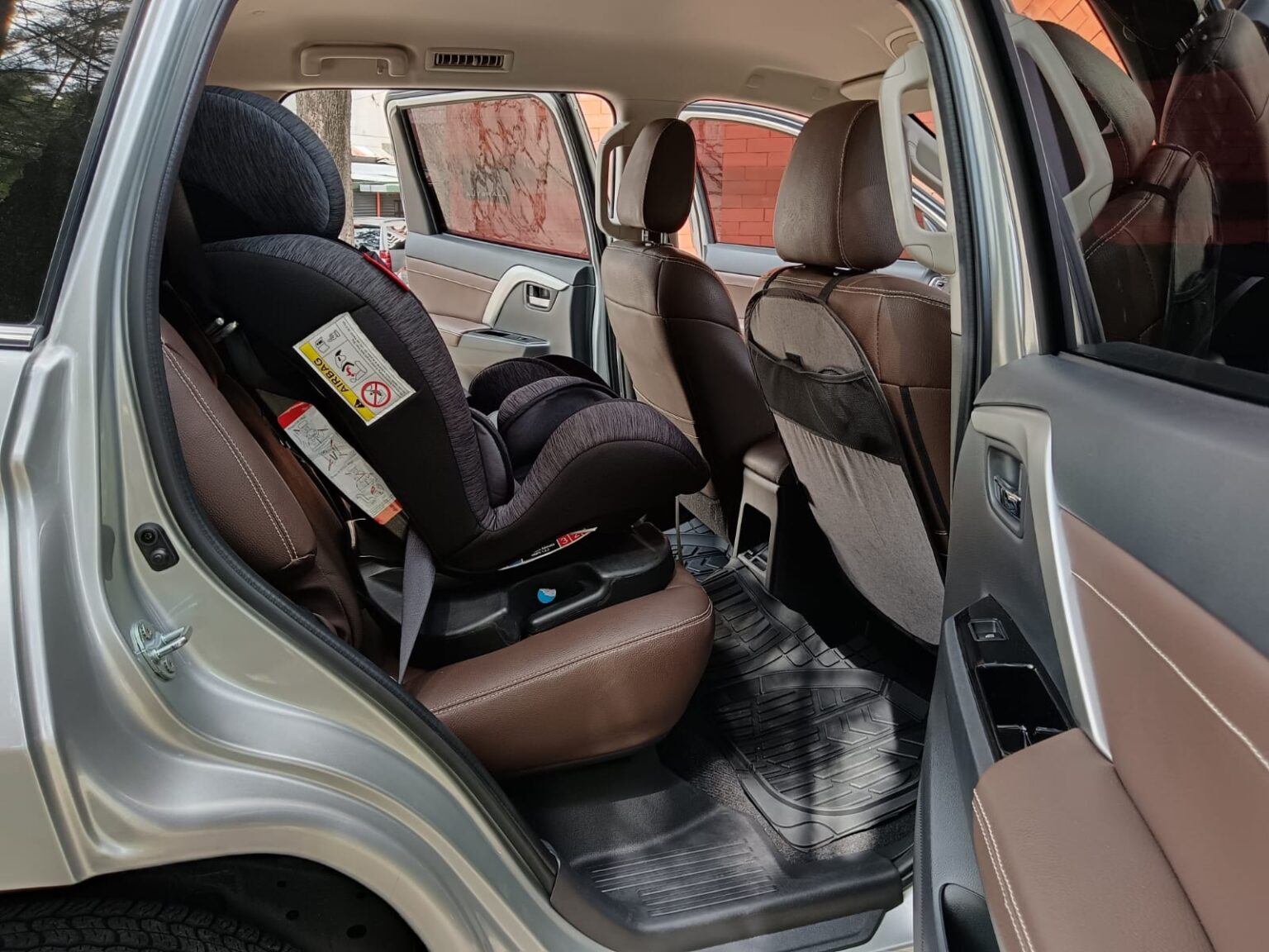 Mitsubishi-Montero-Sport-2024-107KRS (10)