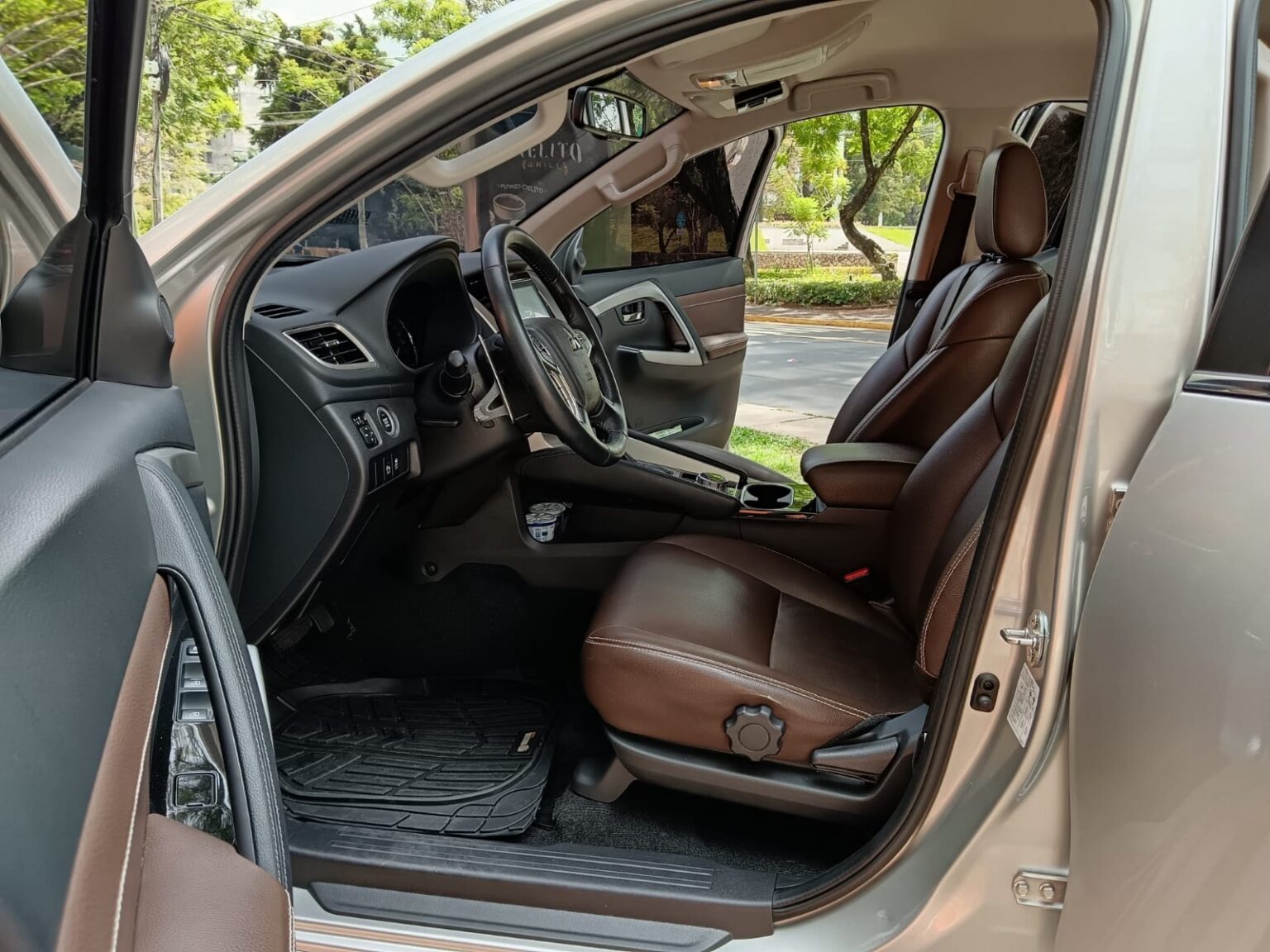 Mitsubishi-Montero-Sport-2024-107KRS (14)