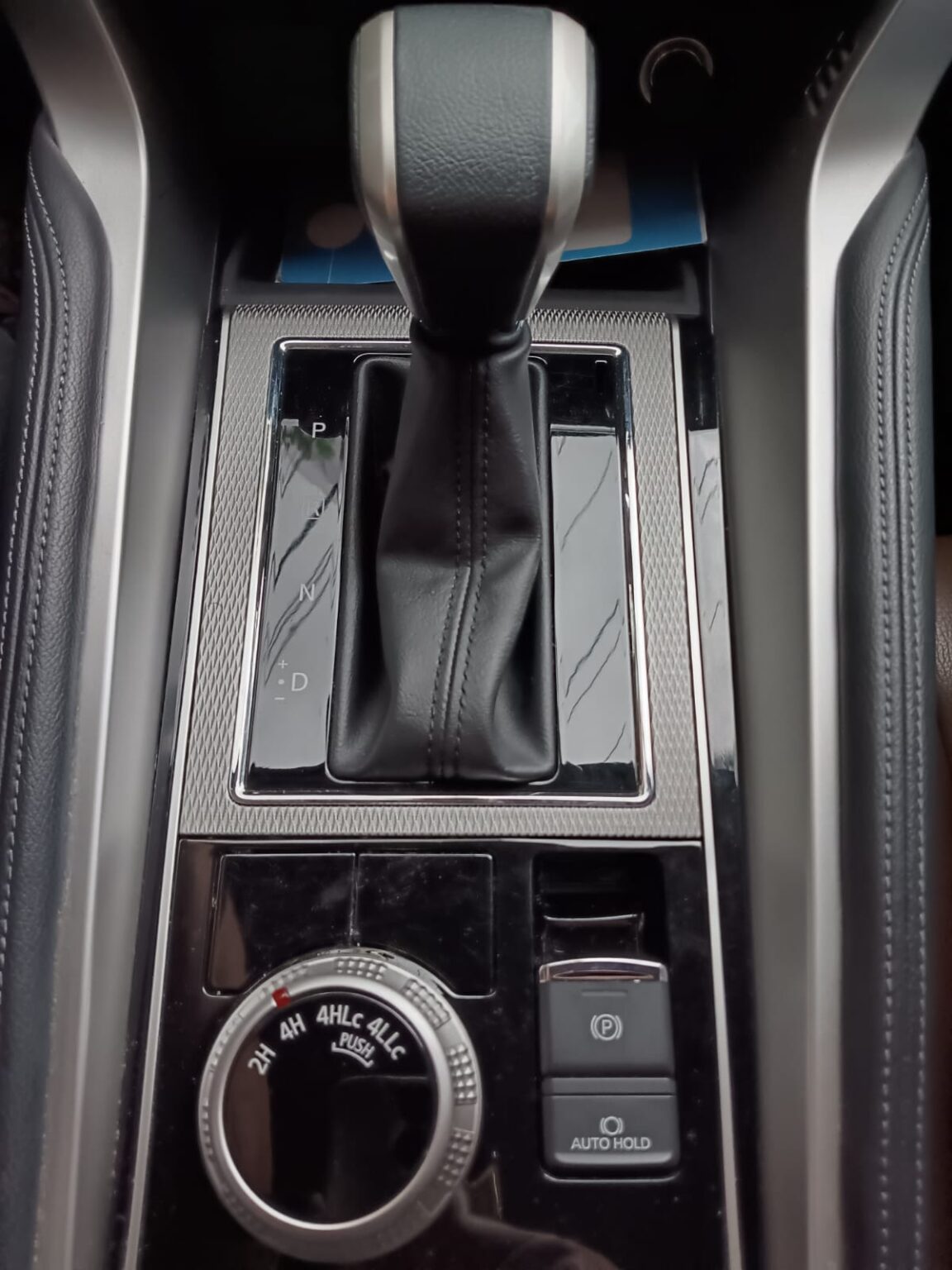 Mitsubishi-Montero-Sport-2024-107KRS (7)