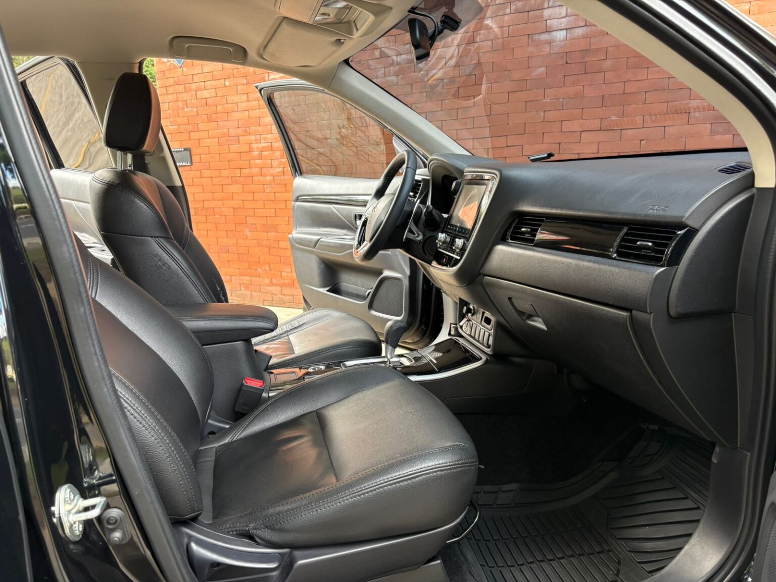 Mitsubishi-Outlander-4WD-2022-184JGF (10)